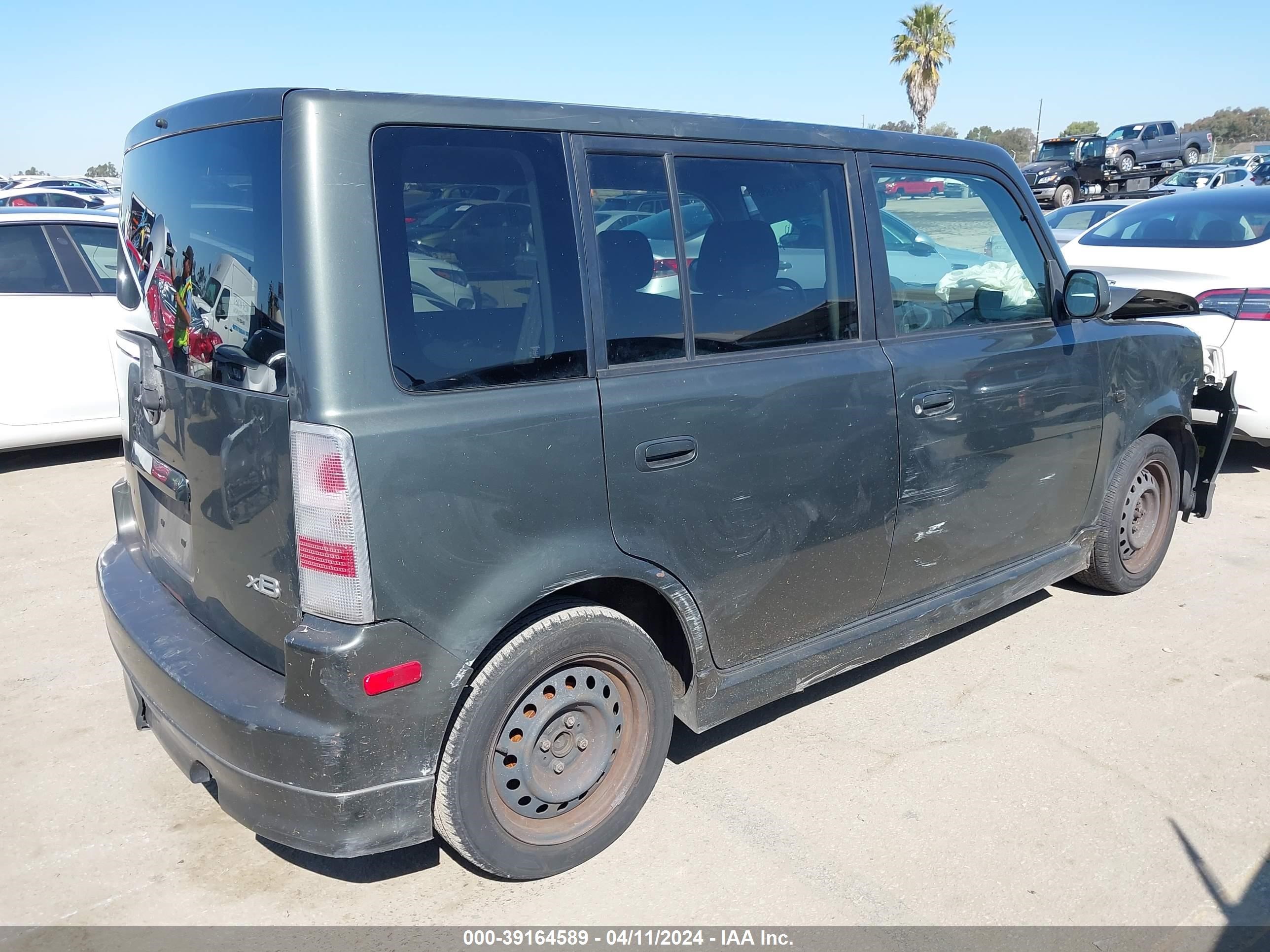 Photo 3 VIN: JTLKT324154029870 - SCION XB 