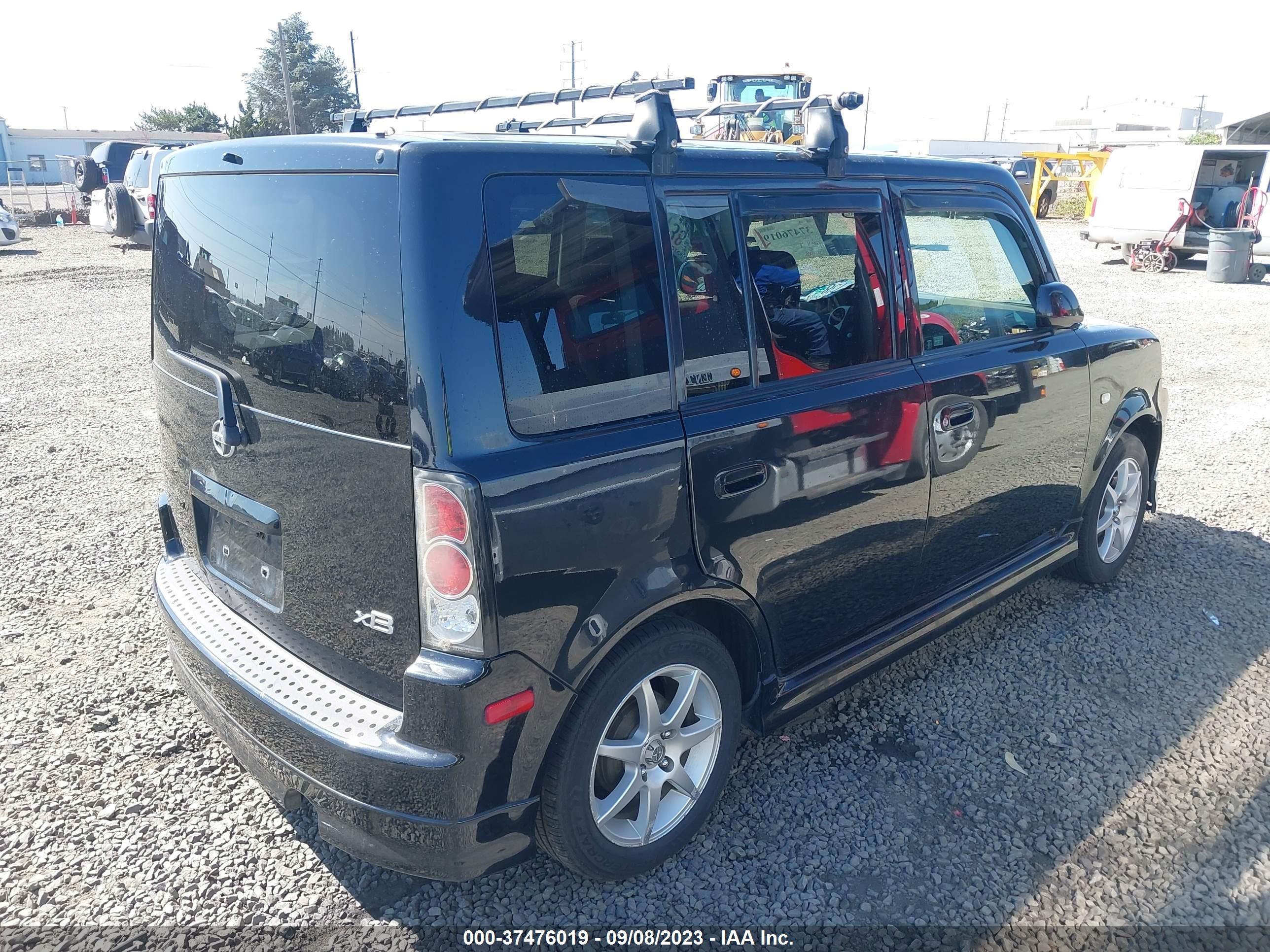 Photo 3 VIN: JTLKT324164048825 - SCION XB 