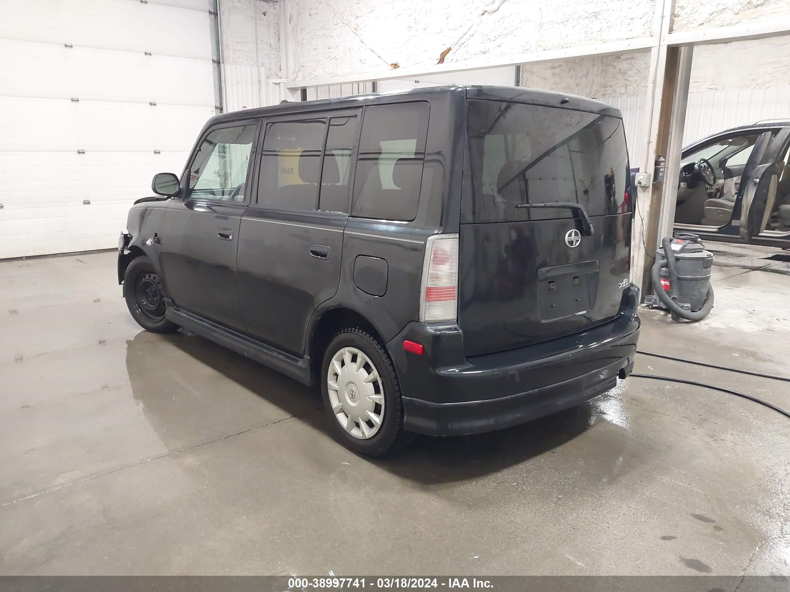 Photo 2 VIN: JTLKT324264085155 - SCION XB 