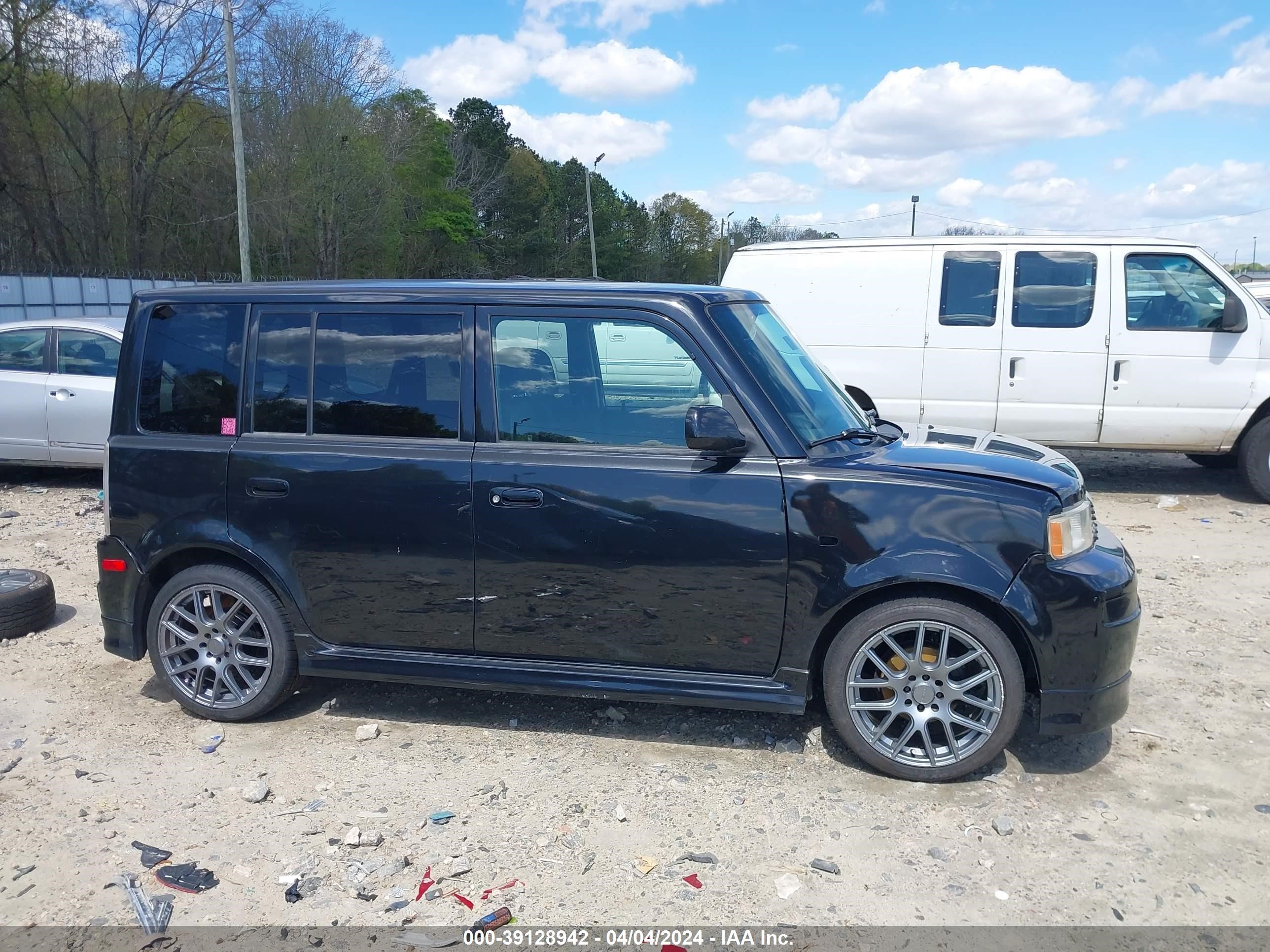 Photo 13 VIN: JTLKT324264097189 - SCION XB 