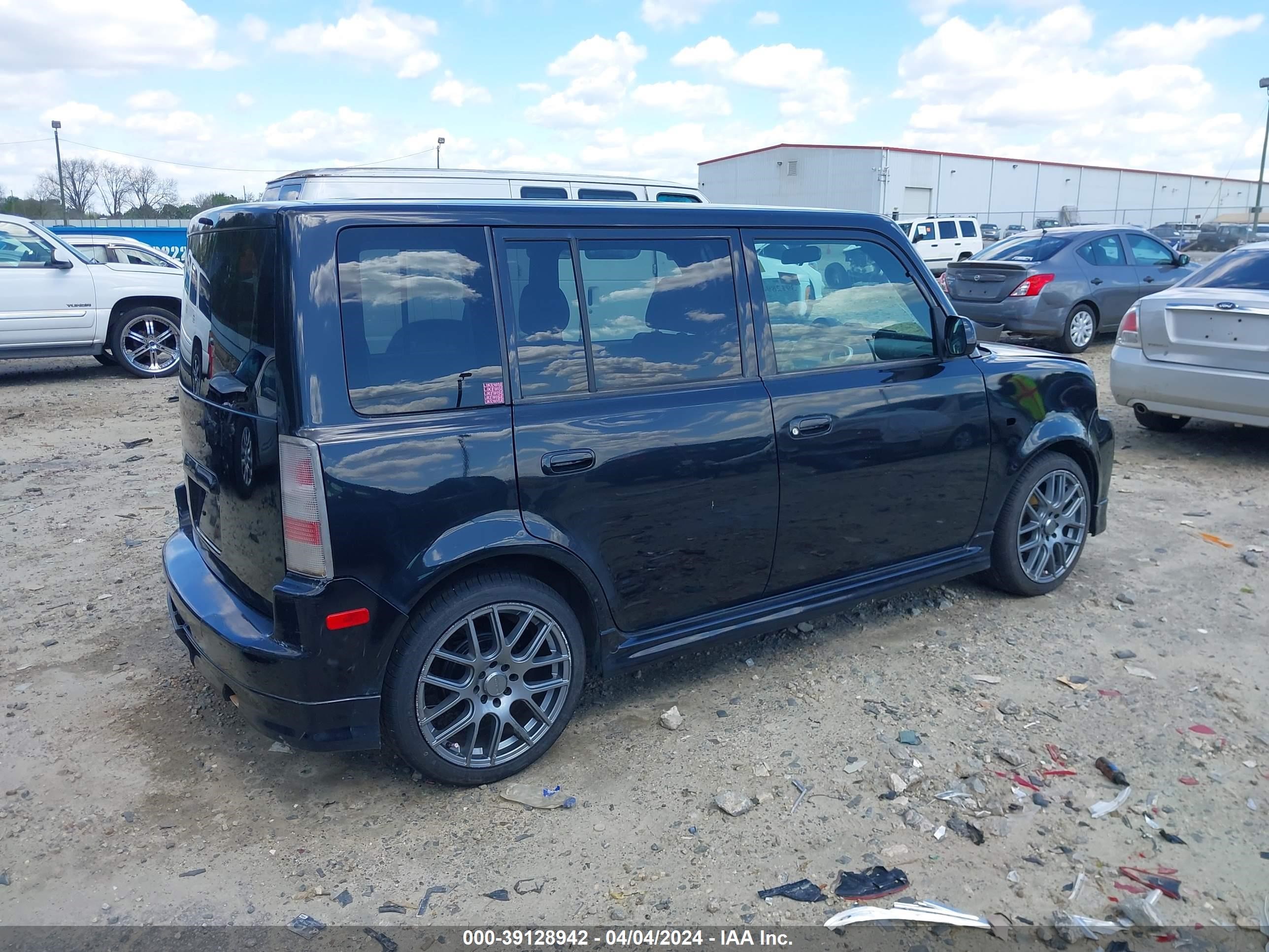 Photo 3 VIN: JTLKT324264097189 - SCION XB 