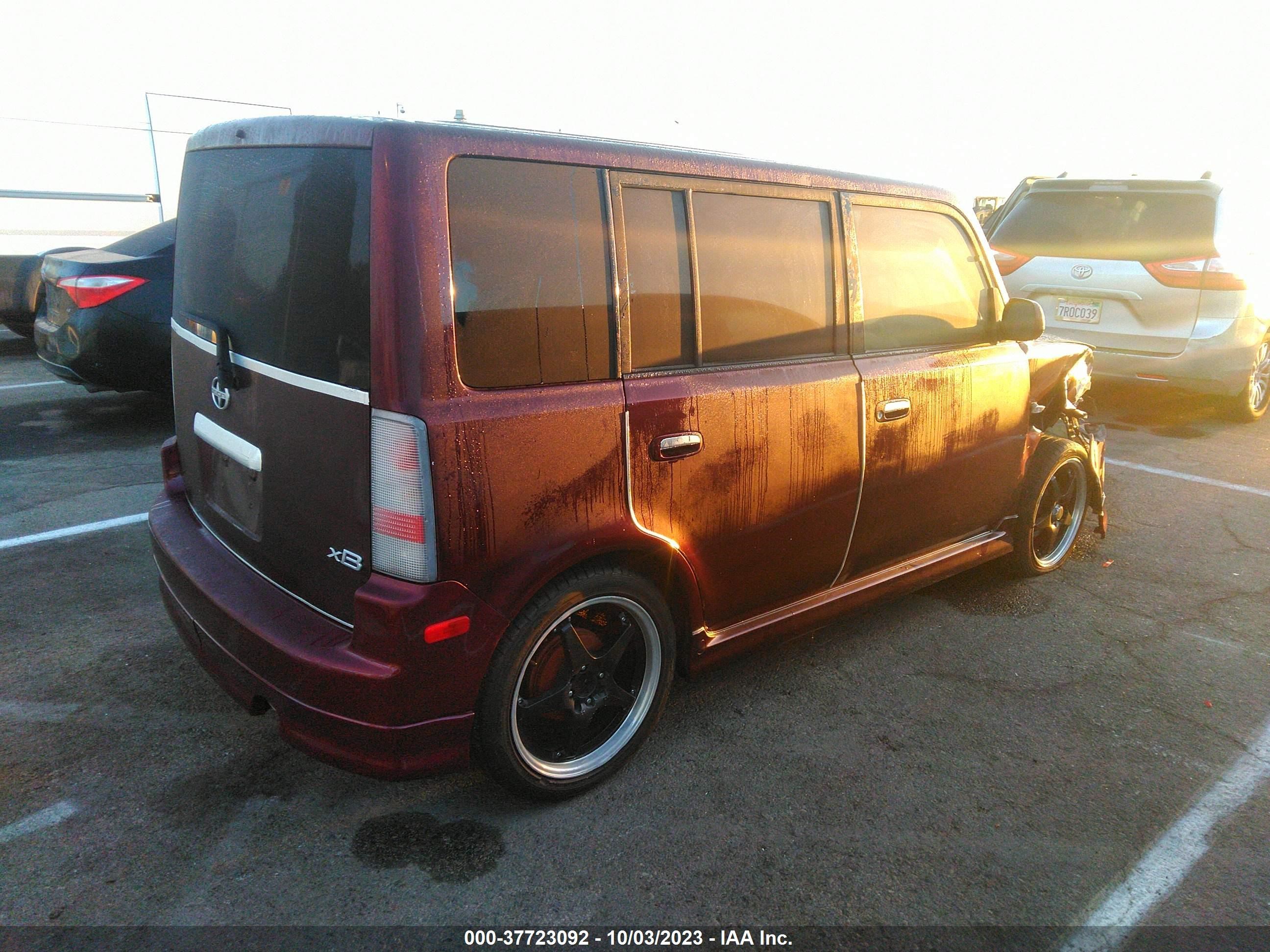 Photo 3 VIN: JTLKT324340141477 - SCION XB 