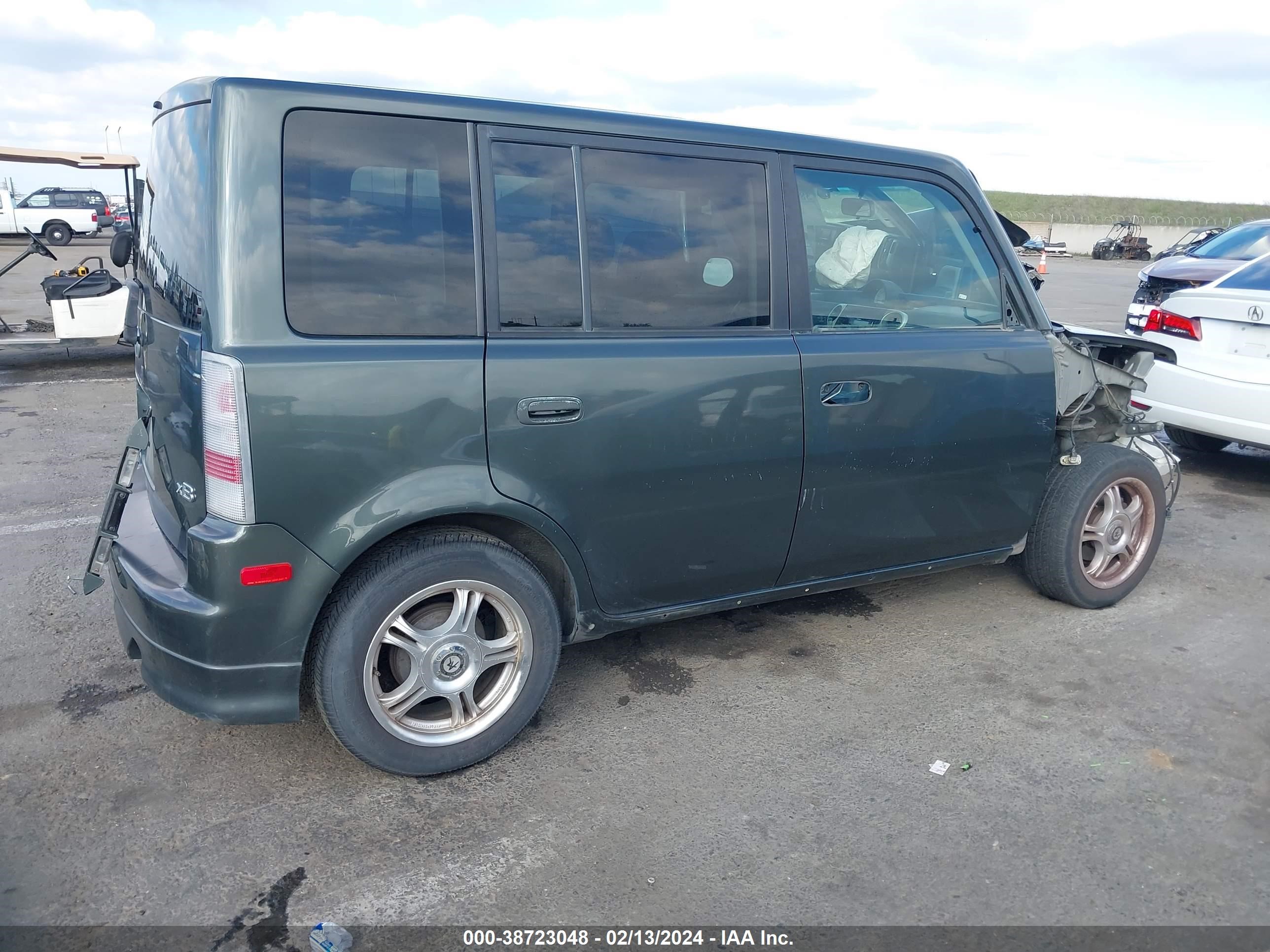 Photo 3 VIN: JTLKT324350200142 - SCION XB 