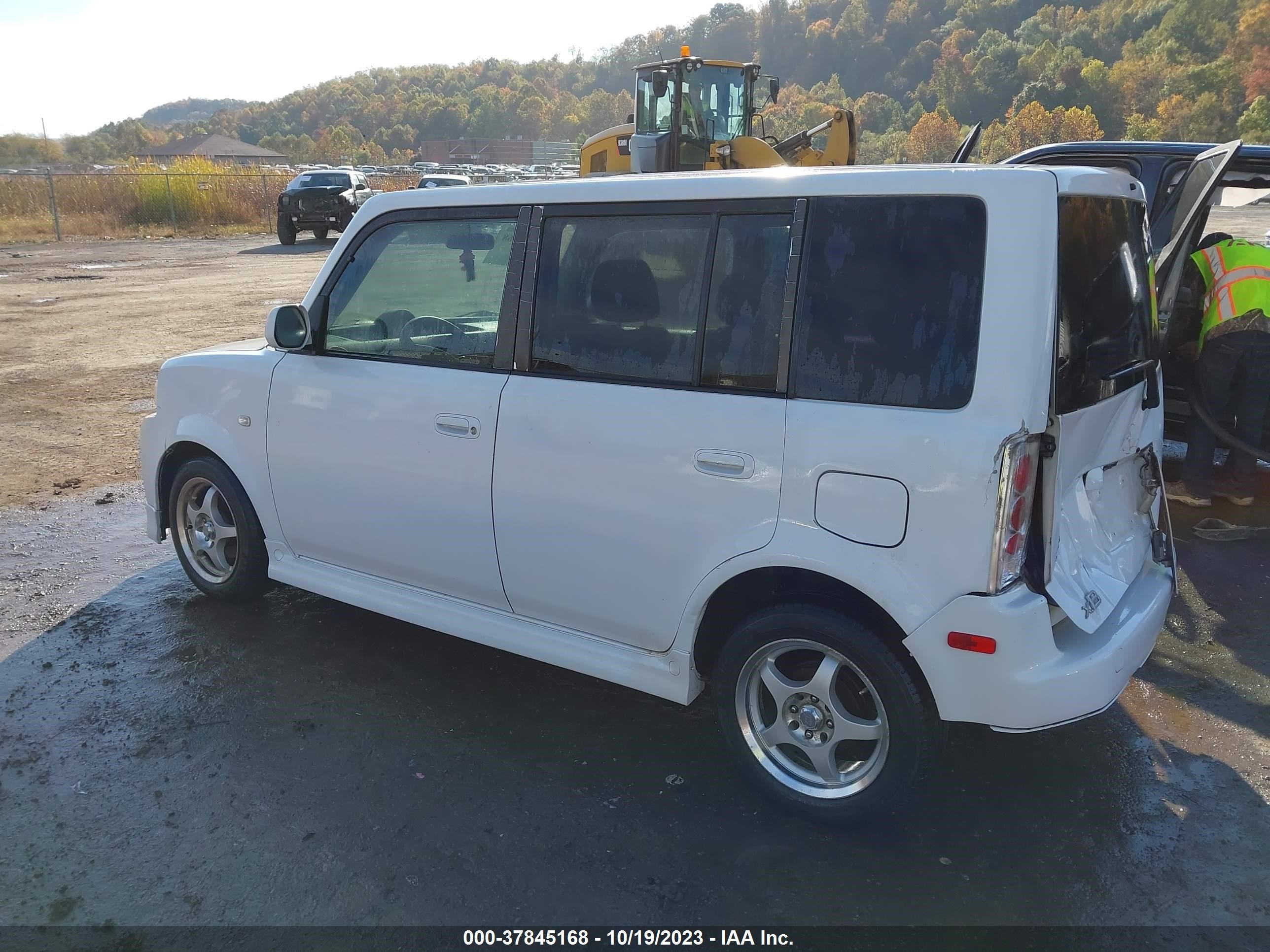 Photo 2 VIN: JTLKT324350219595 - SCION XB 