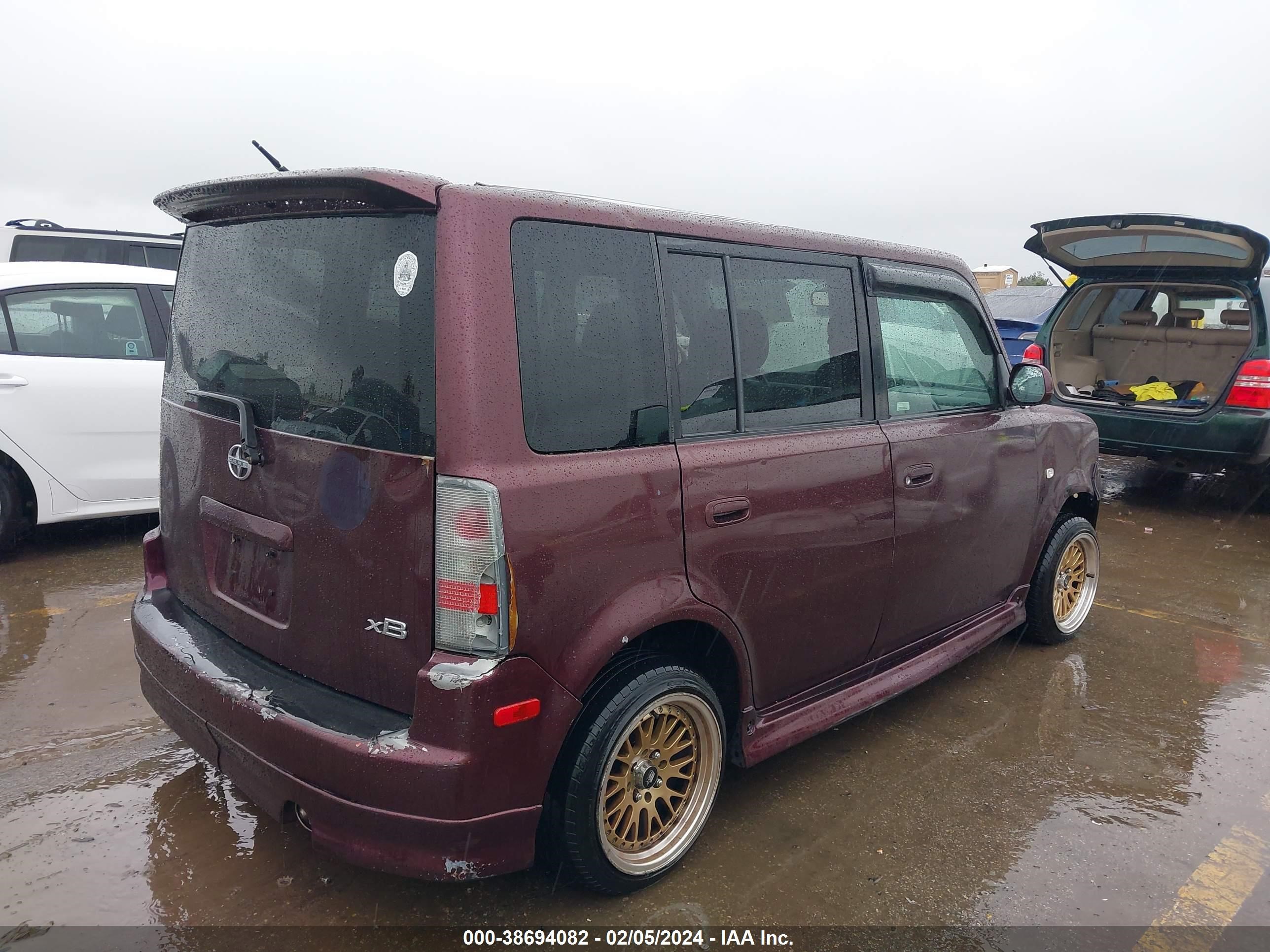 Photo 3 VIN: JTLKT324350219810 - SCION XB 