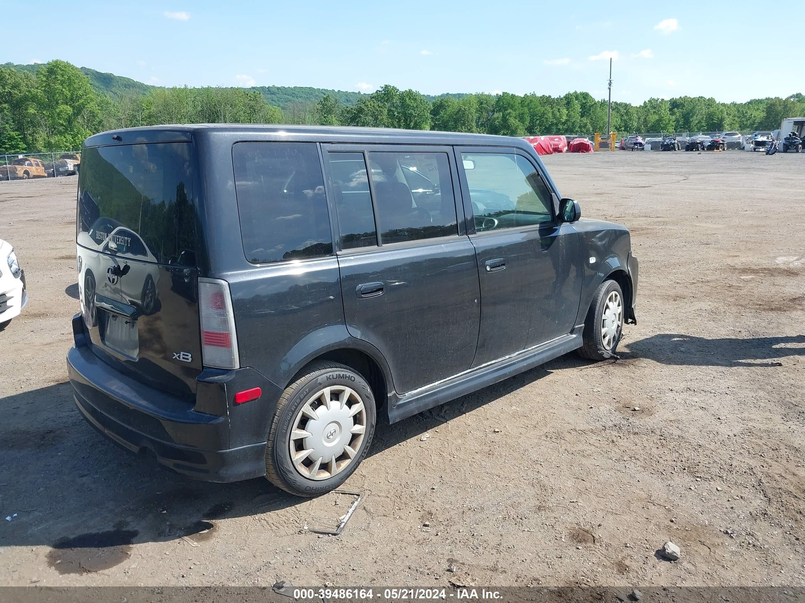 Photo 3 VIN: JTLKT324364056425 - SCION XB 