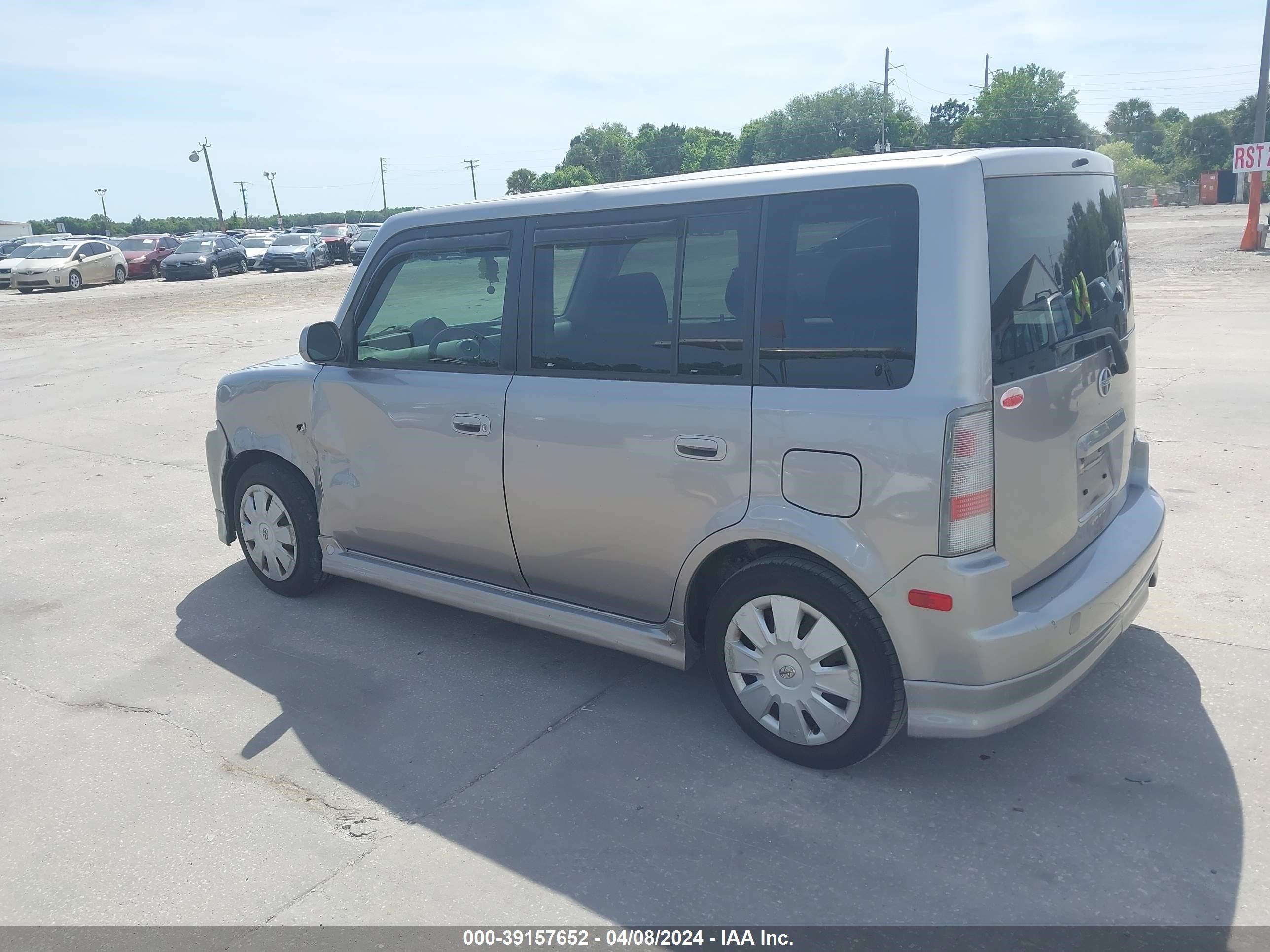 Photo 12 VIN: JTLKT324364076643 - SCION XB 