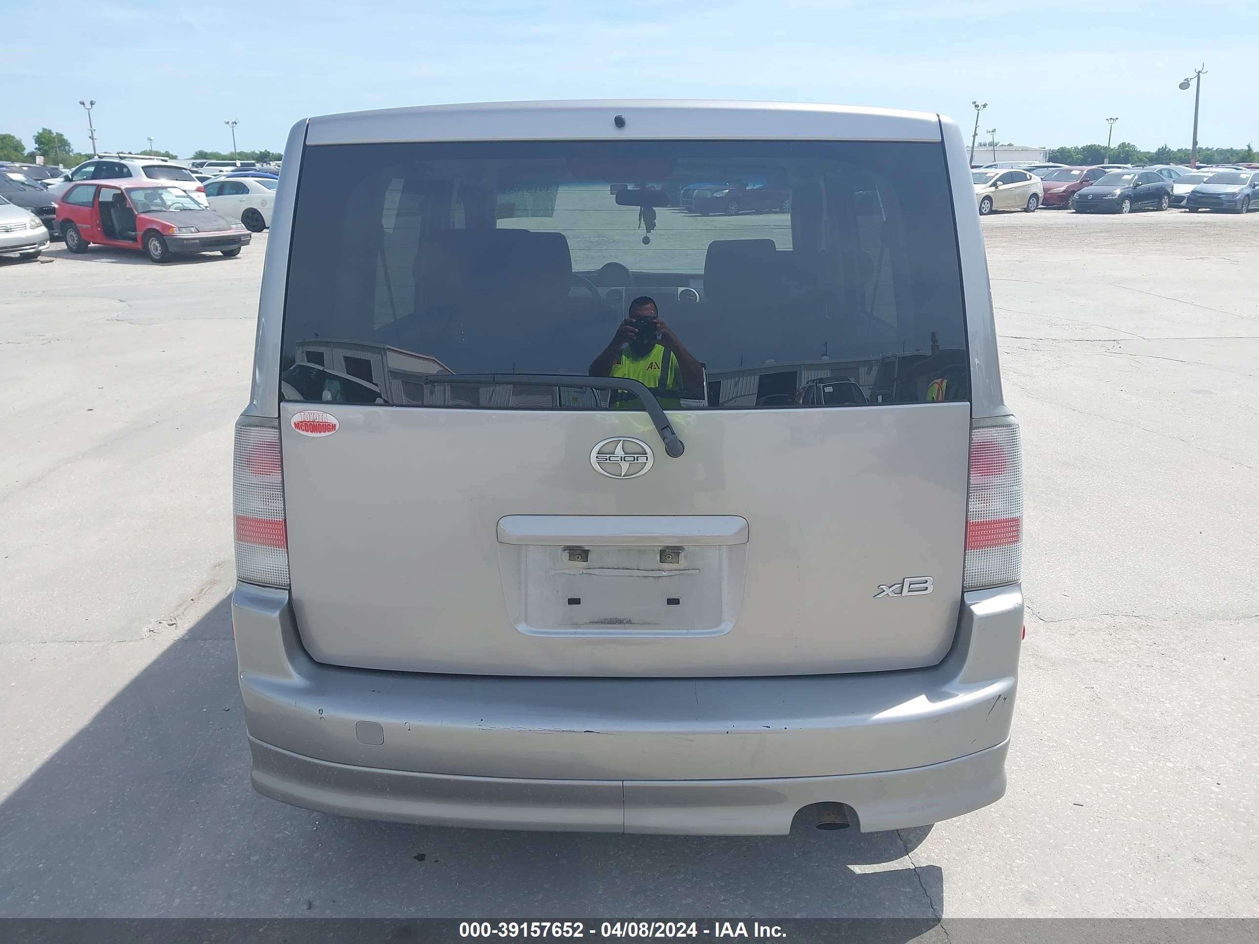 Photo 14 VIN: JTLKT324364076643 - SCION XB 