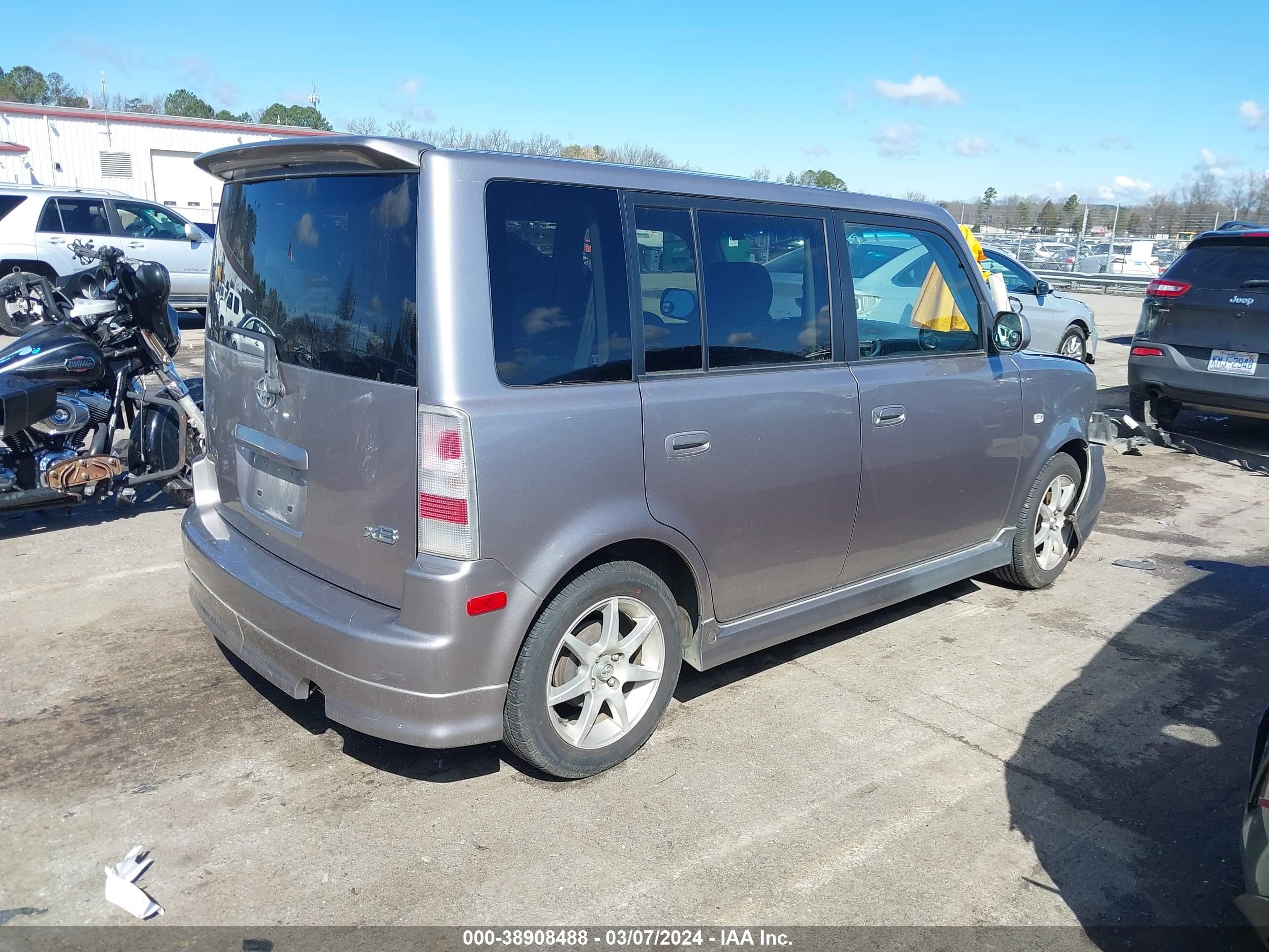 Photo 3 VIN: JTLKT324364105882 - SCION XB 