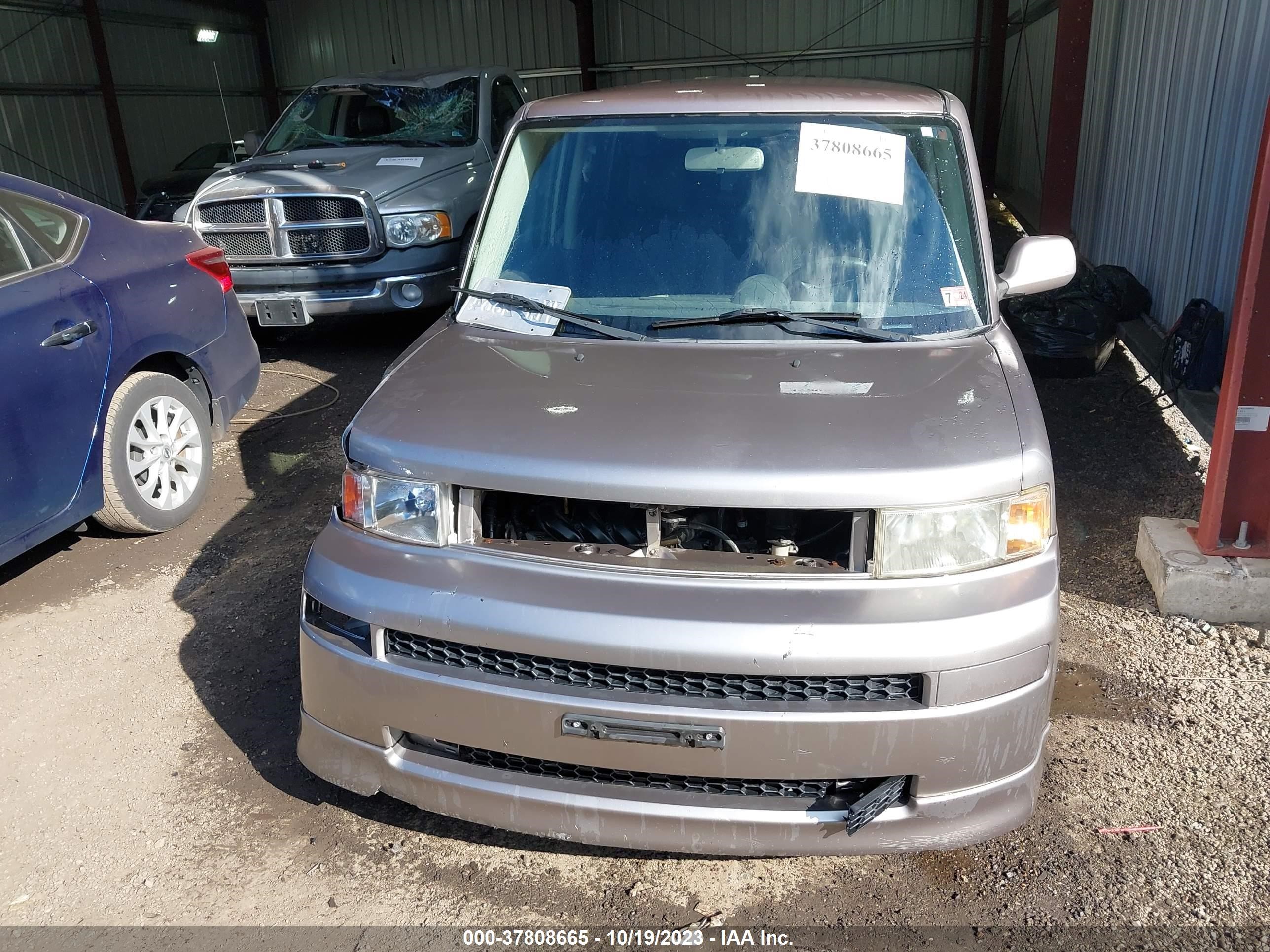 Photo 10 VIN: JTLKT324450179379 - SCION XB 