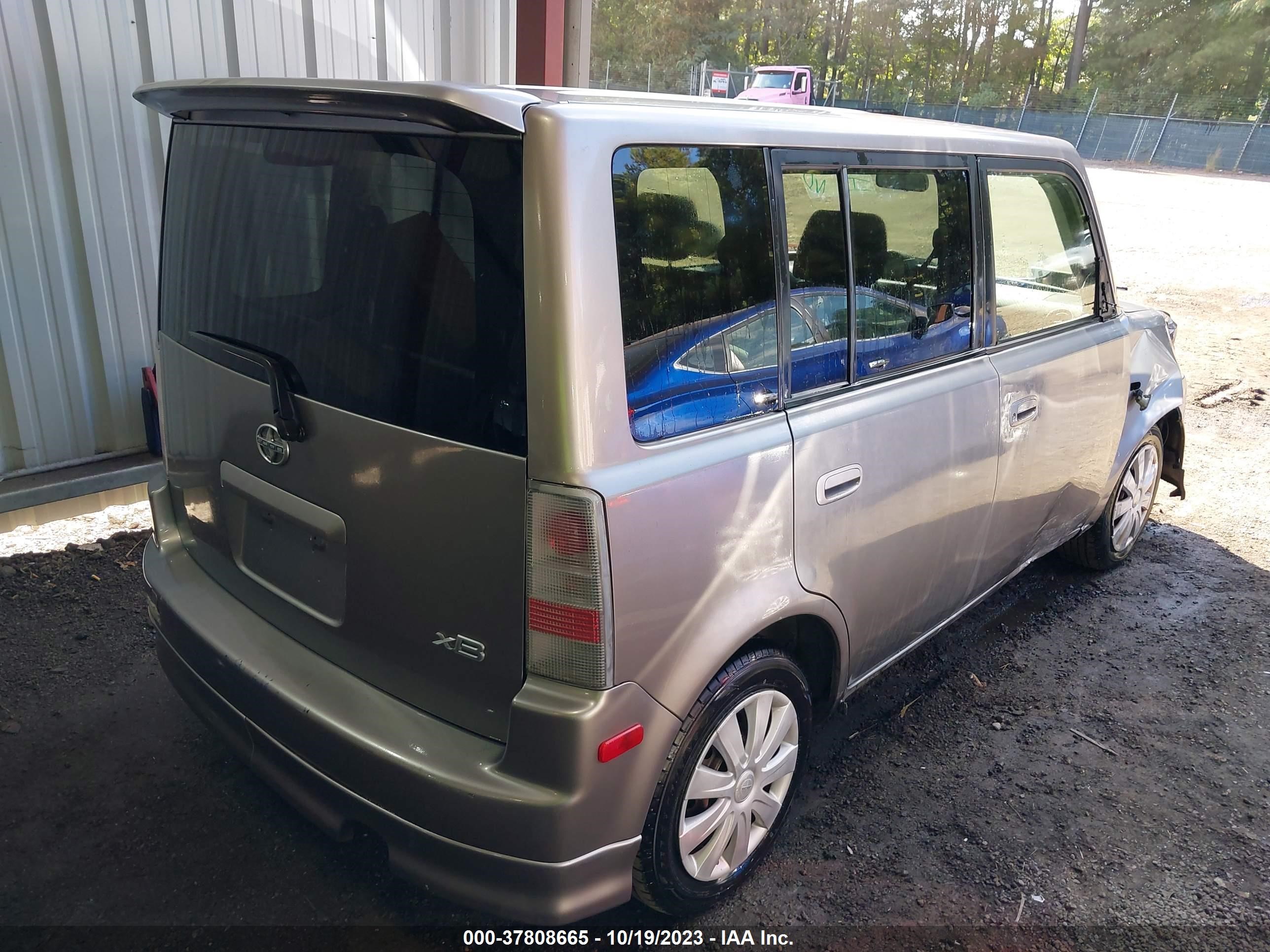 Photo 3 VIN: JTLKT324450179379 - SCION XB 