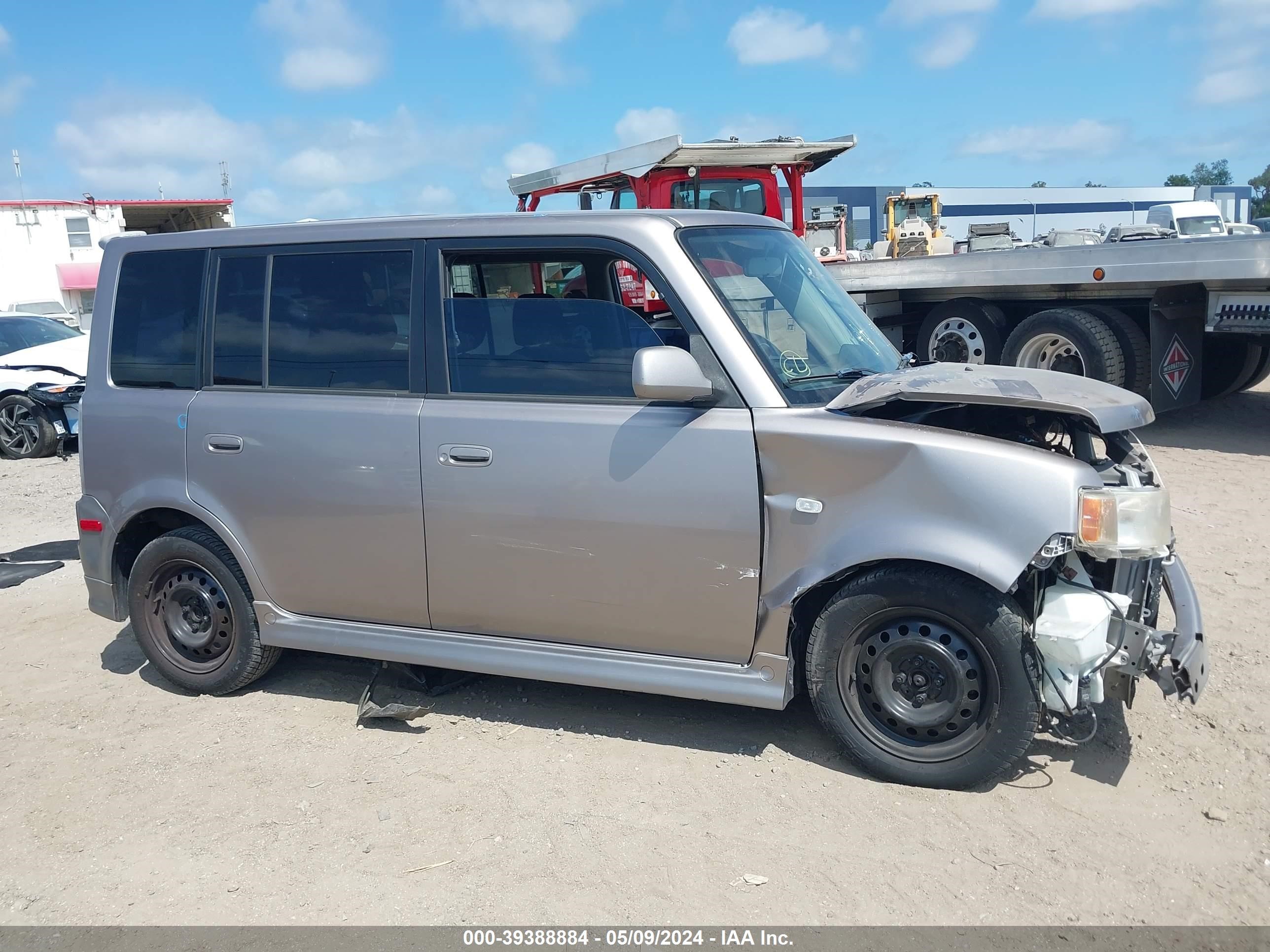 Photo 13 VIN: JTLKT324450181505 - SCION XB 