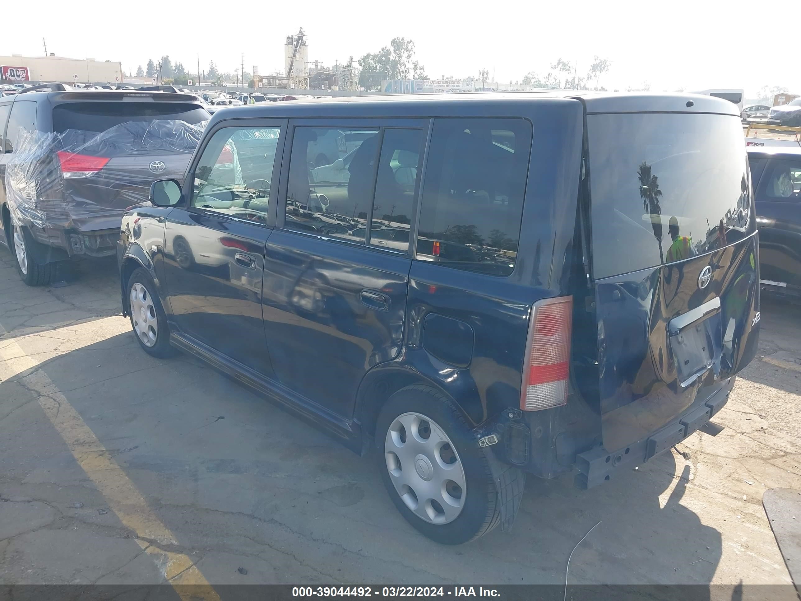 Photo 2 VIN: JTLKT324454026333 - SCION XB 