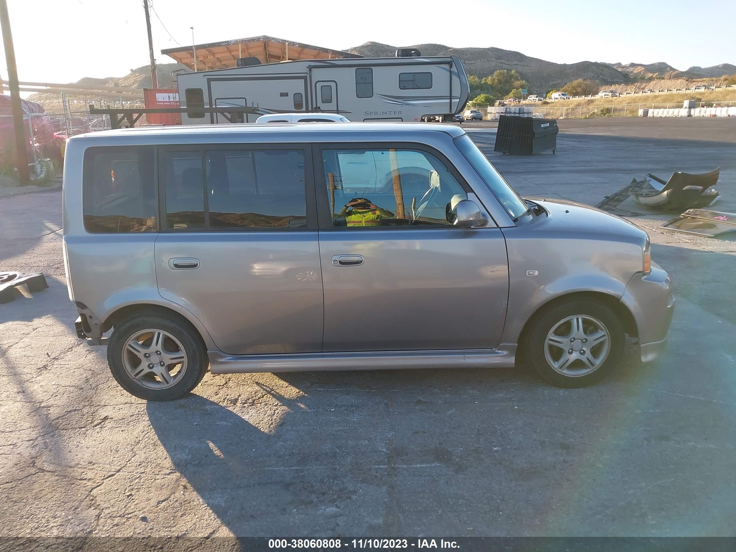 Photo 13 VIN: JTLKT324464055431 - SCION XB 