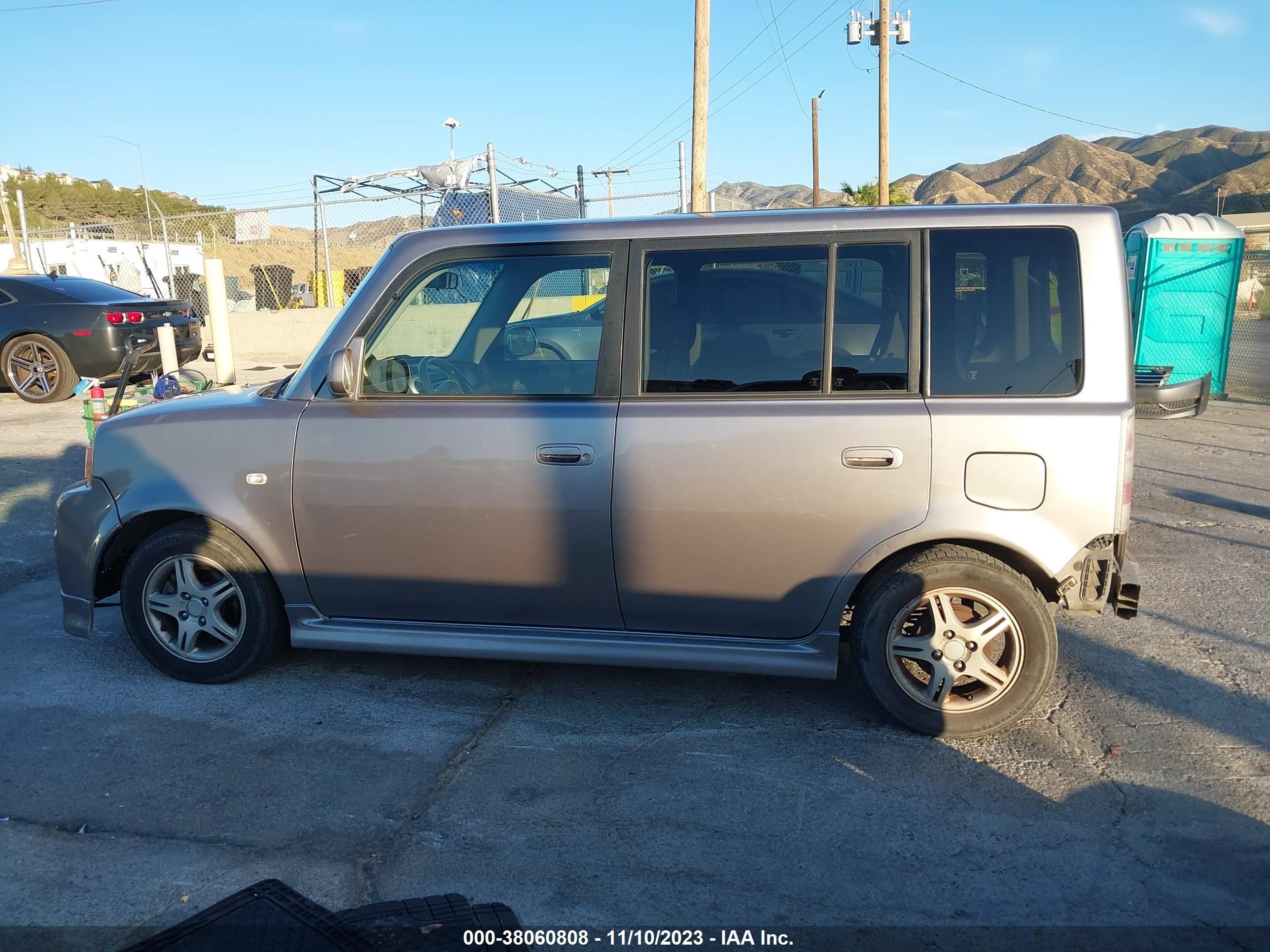 Photo 14 VIN: JTLKT324464055431 - SCION XB 