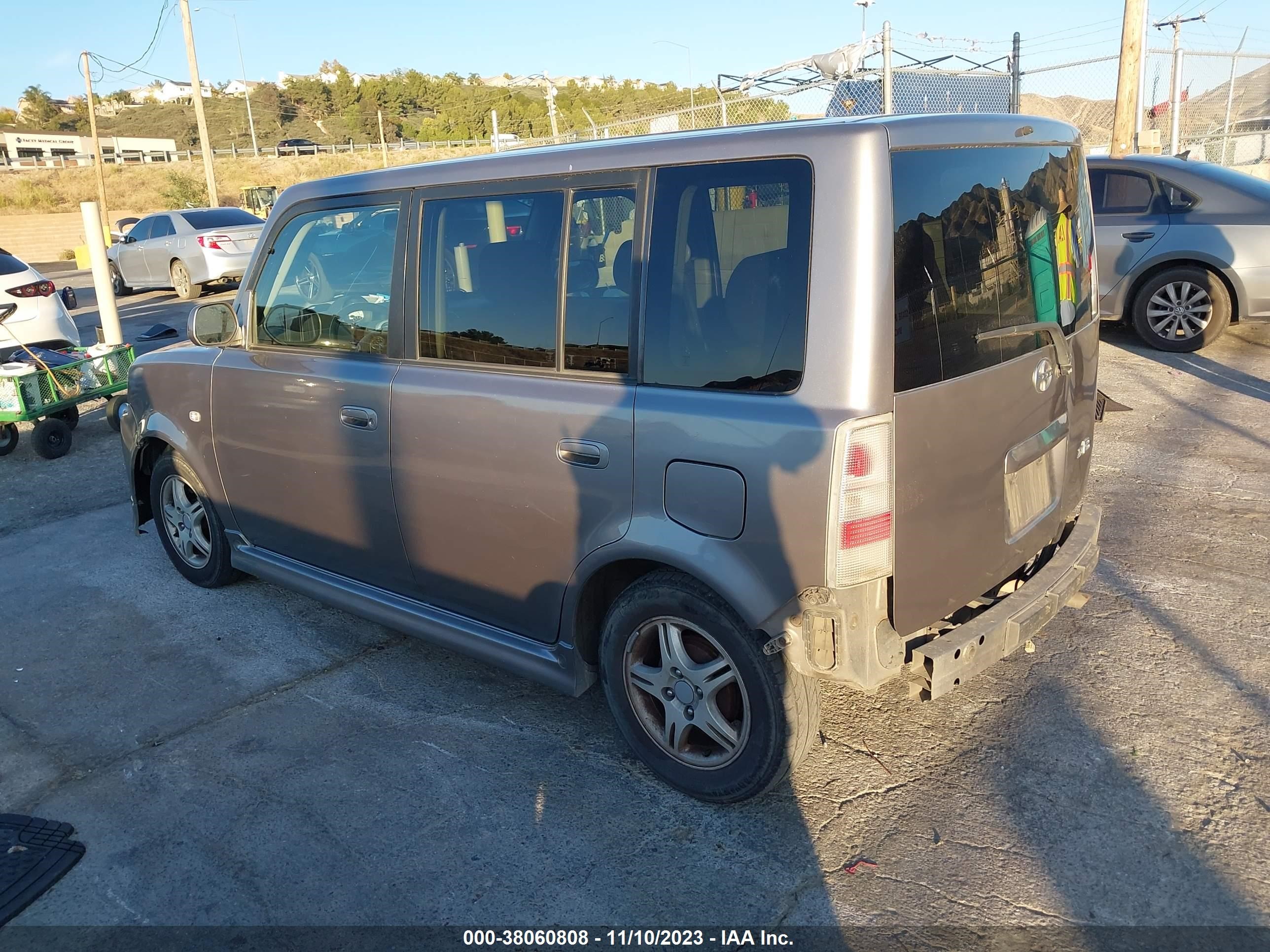 Photo 2 VIN: JTLKT324464055431 - SCION XB 