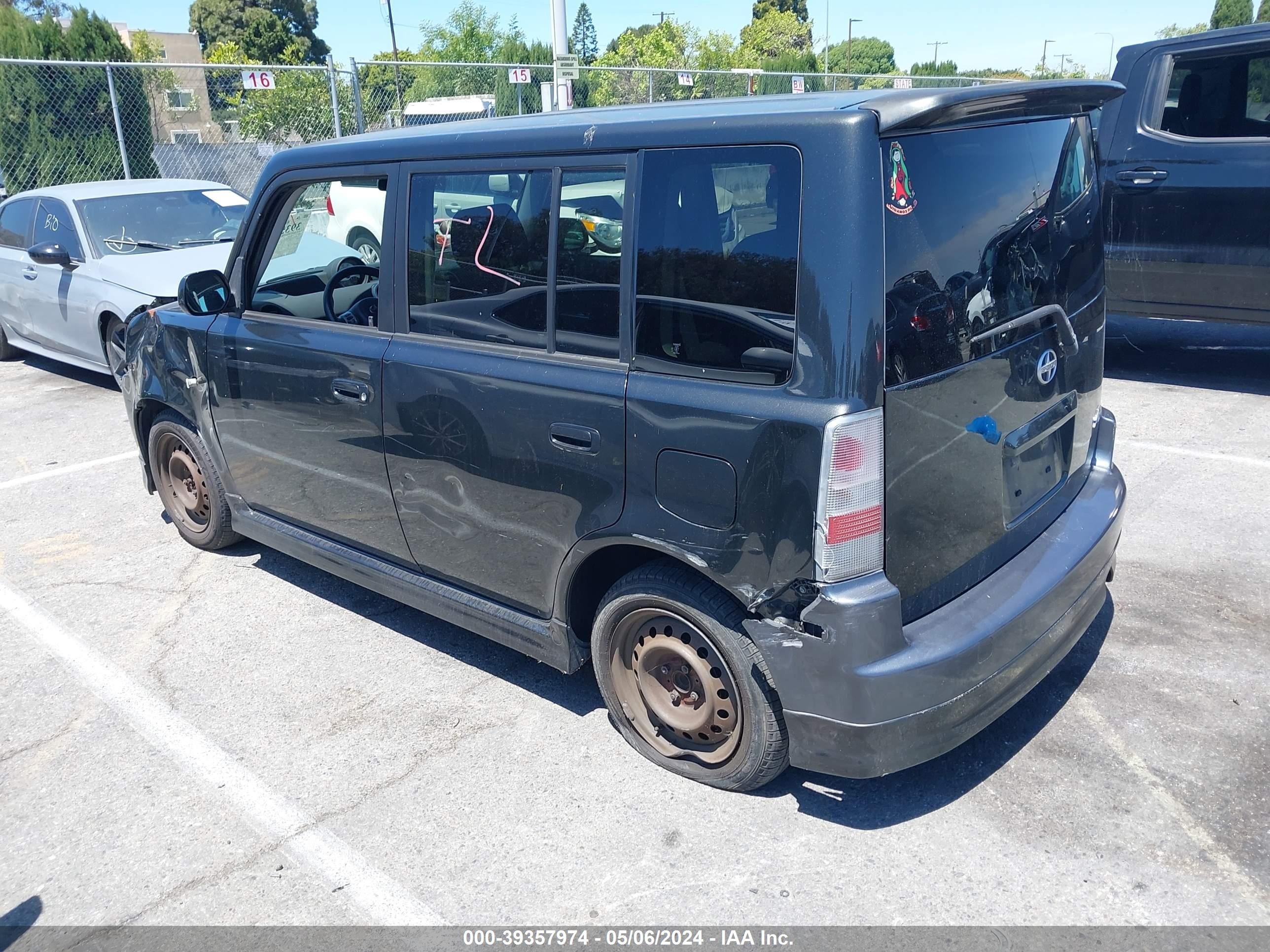 Photo 2 VIN: JTLKT324464072391 - SCION XB 