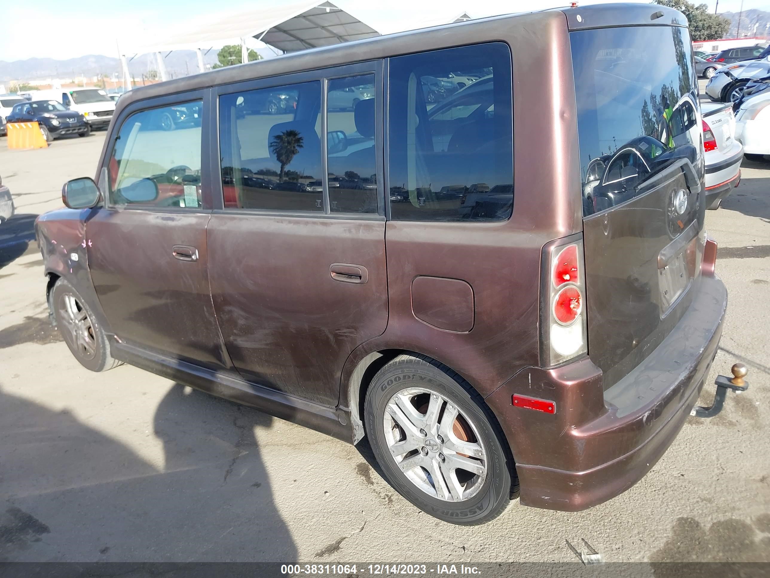 Photo 2 VIN: JTLKT324464119824 - SCION XB 