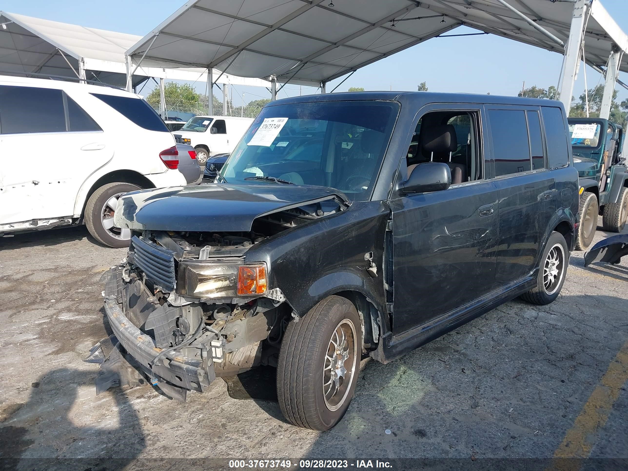 Photo 2 VIN: JTLKT324550219968 - SCION XB 