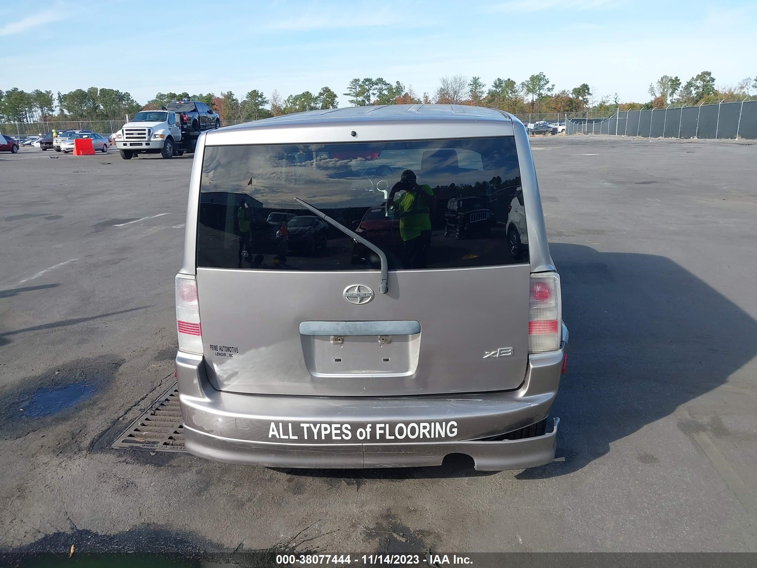 Photo 15 VIN: JTLKT324554008603 - SCION XB 