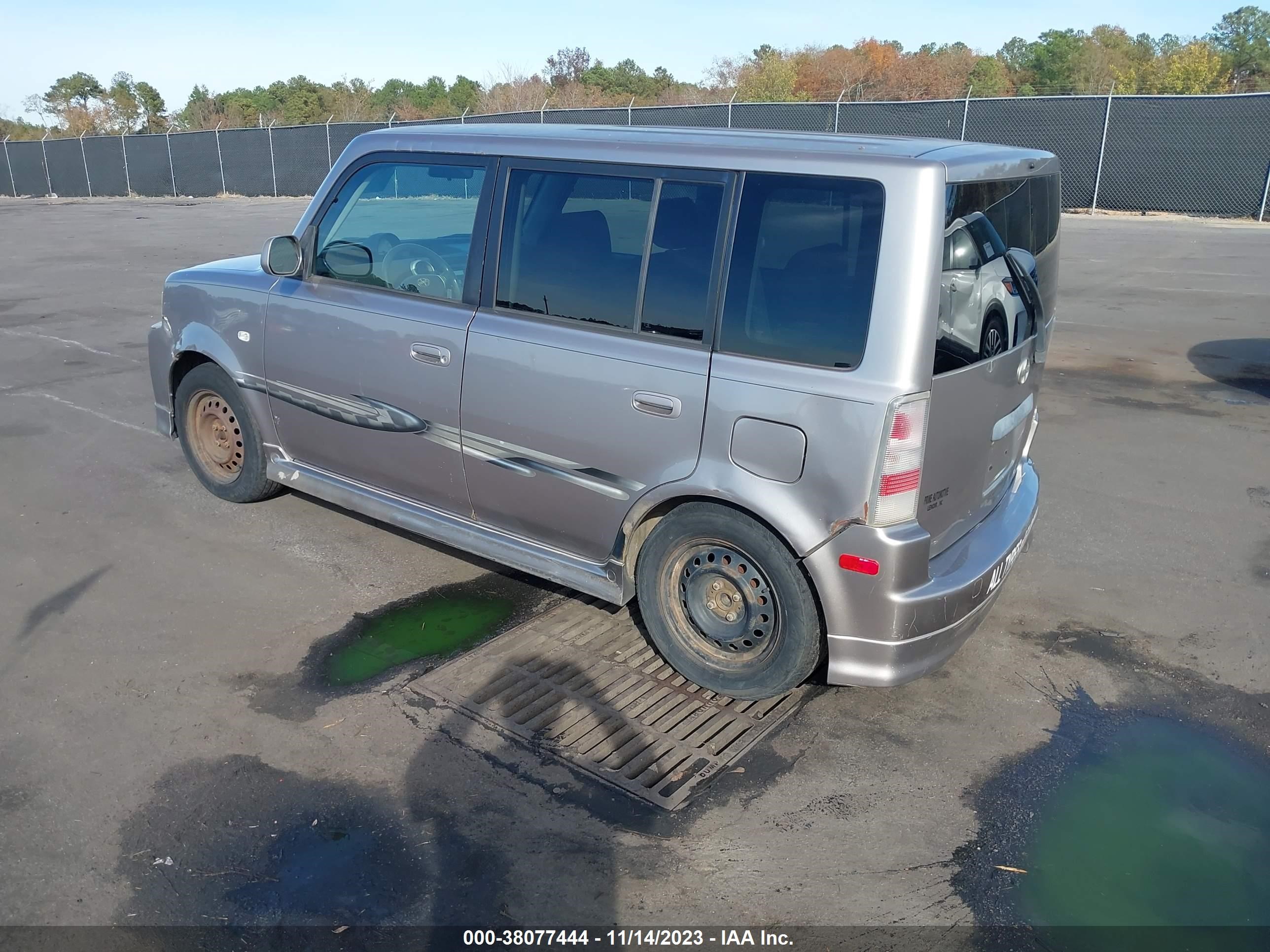 Photo 2 VIN: JTLKT324554008603 - SCION XB 