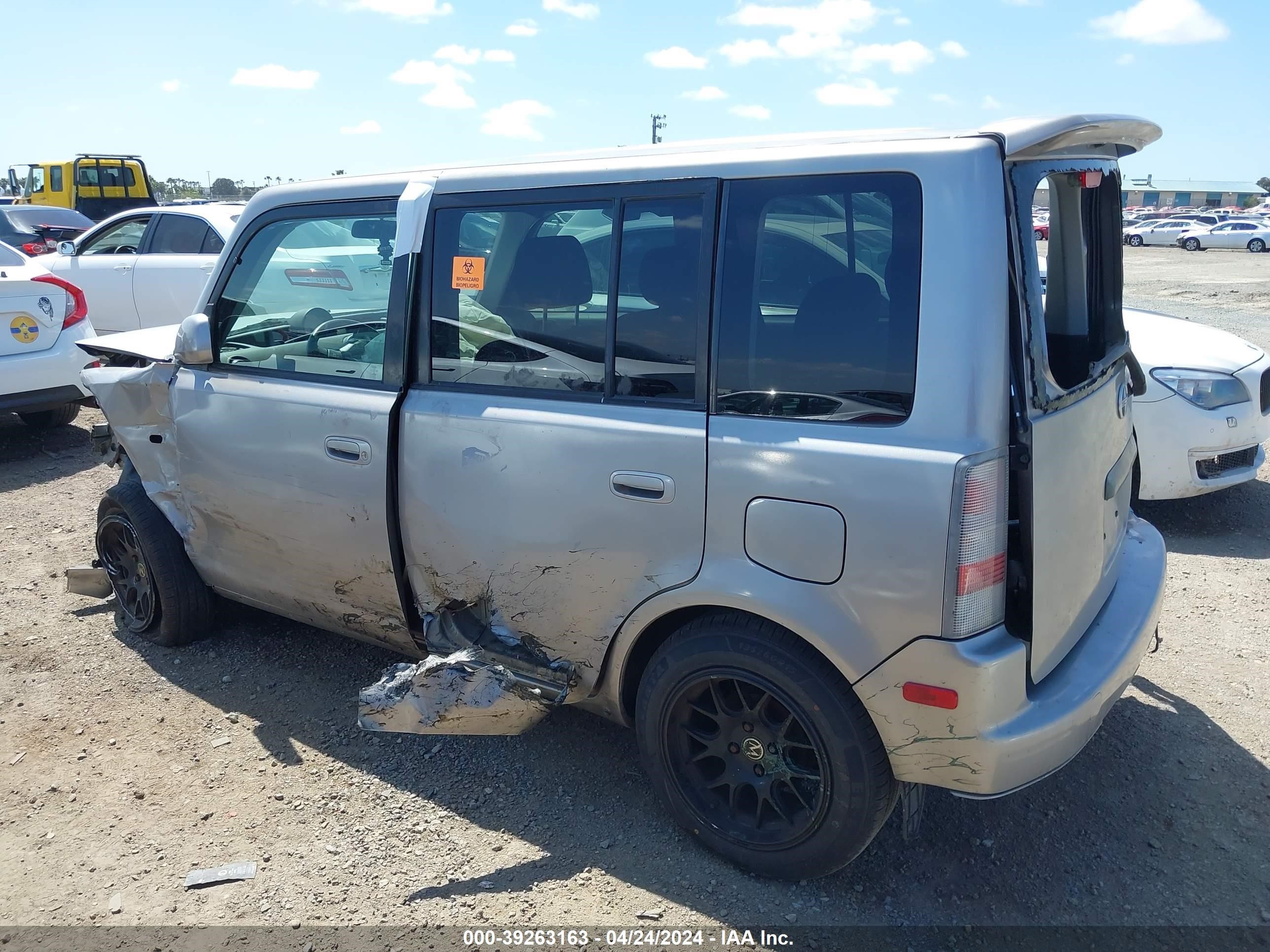 Photo 13 VIN: JTLKT324564051713 - SCION XB 