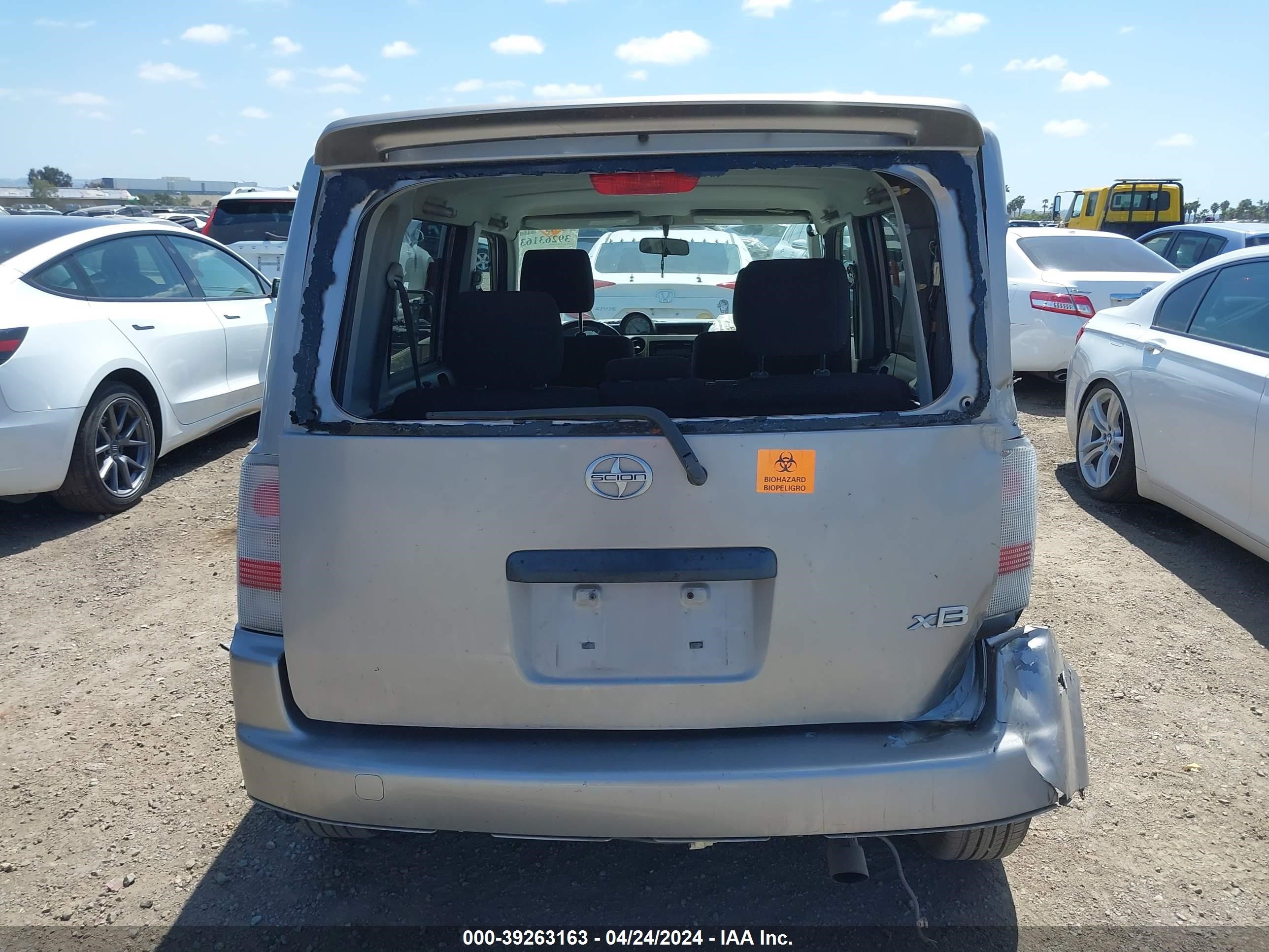 Photo 15 VIN: JTLKT324564051713 - SCION XB 