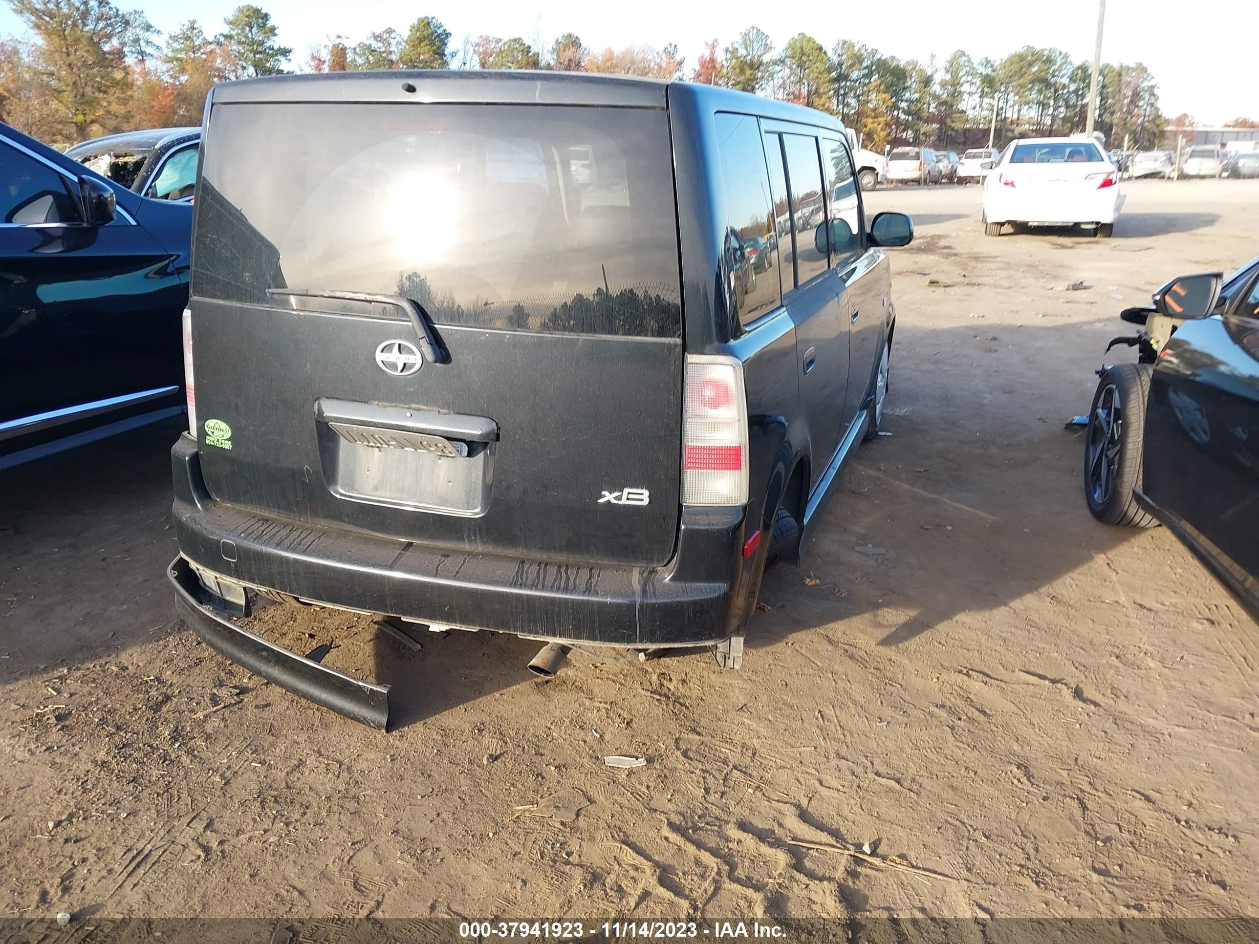 Photo 3 VIN: JTLKT324564076966 - SCION XB 