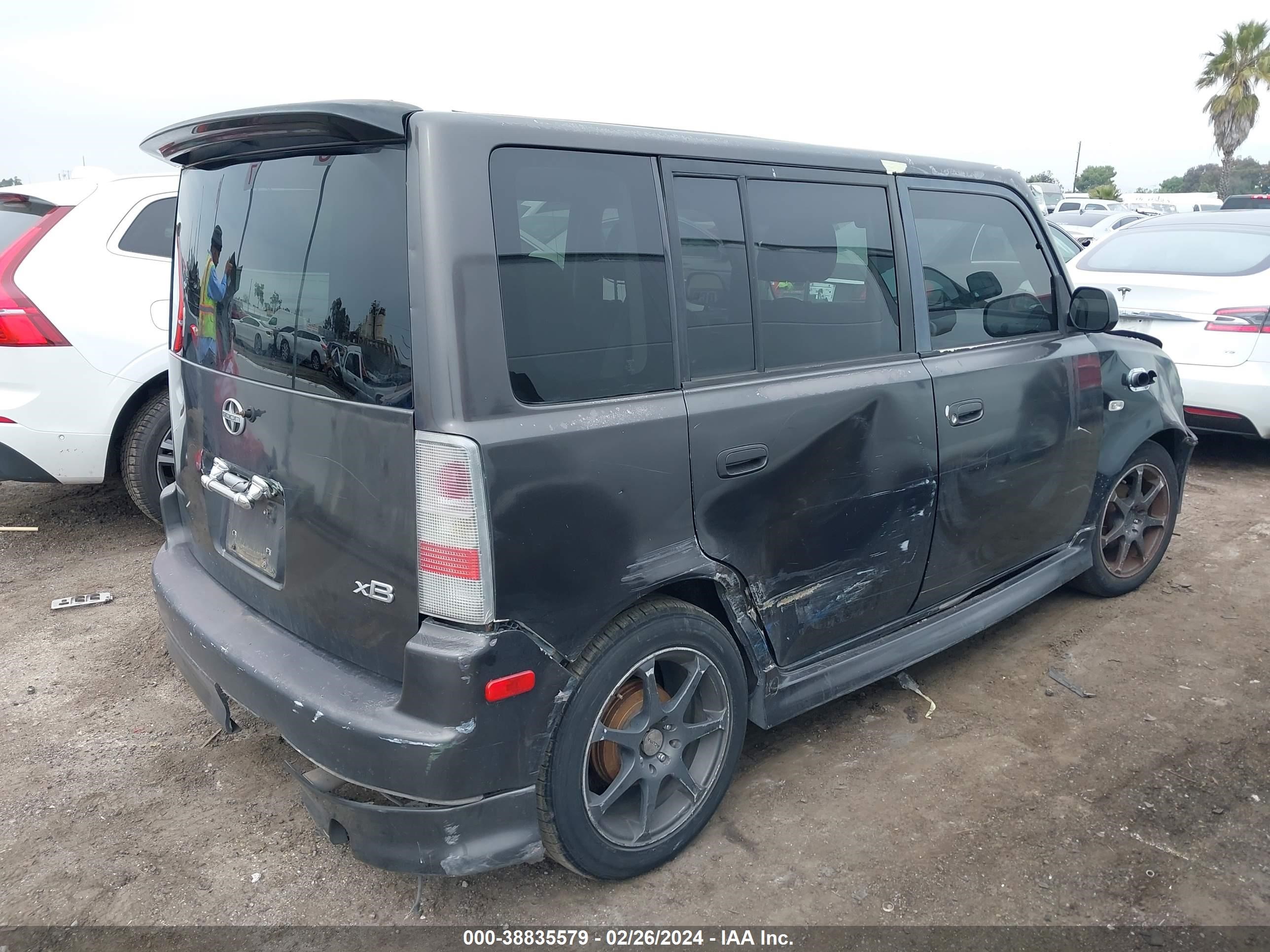 Photo 3 VIN: JTLKT324564080774 - SCION XB 