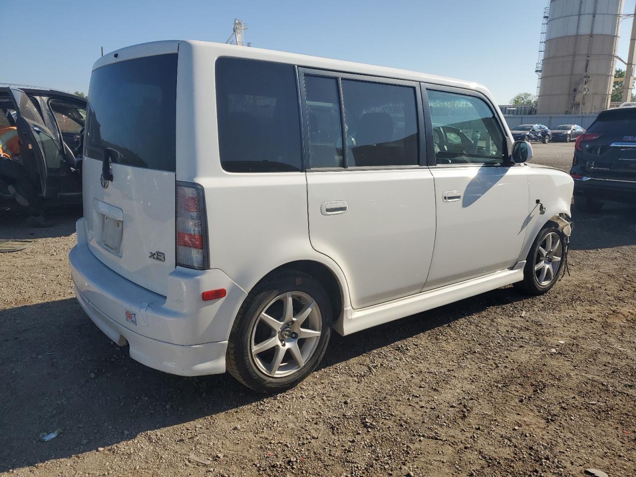 Photo 2 VIN: JTLKT324564095856 - SCION XB 