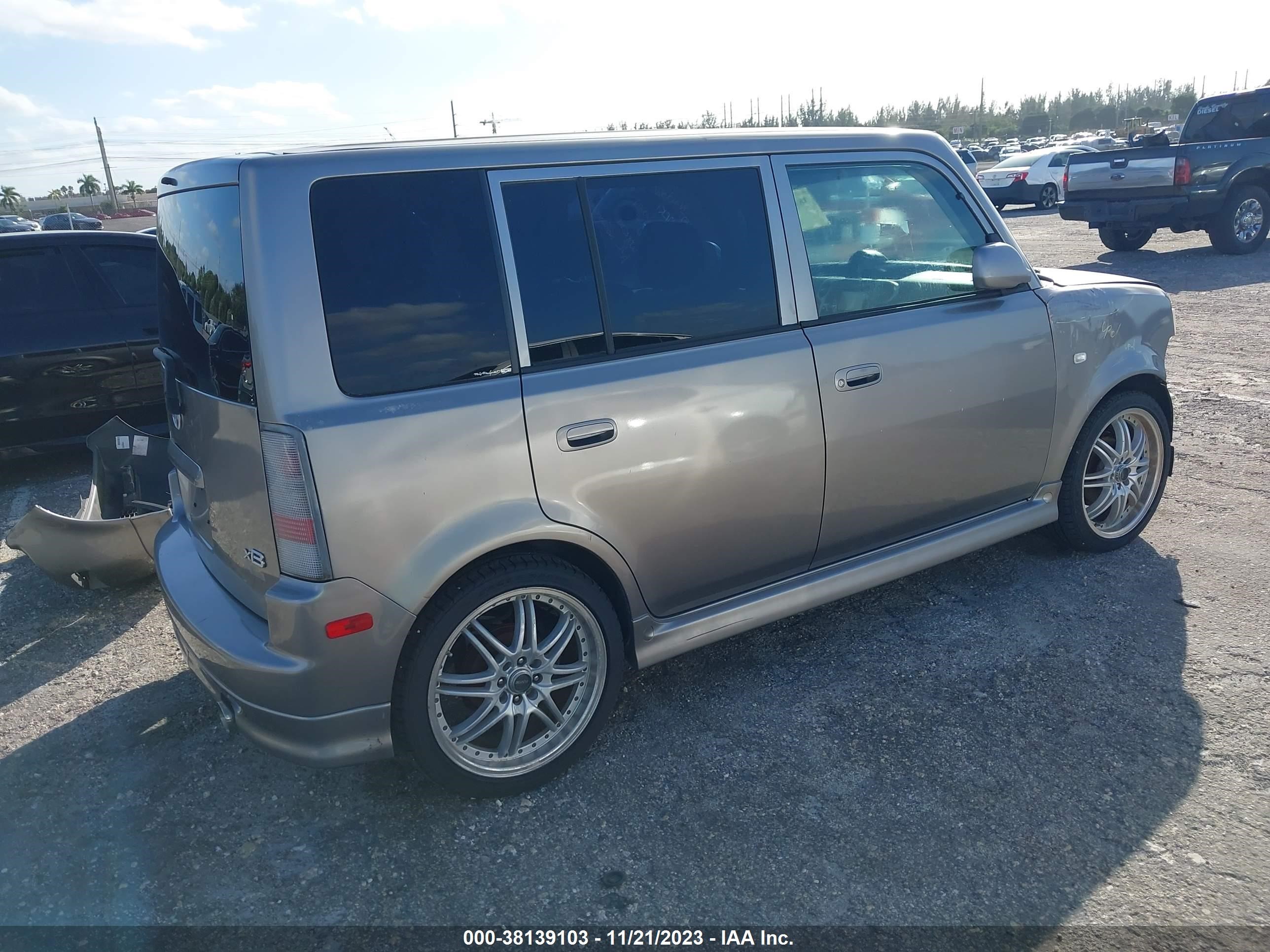 Photo 3 VIN: JTLKT324564098661 - SCION XB 