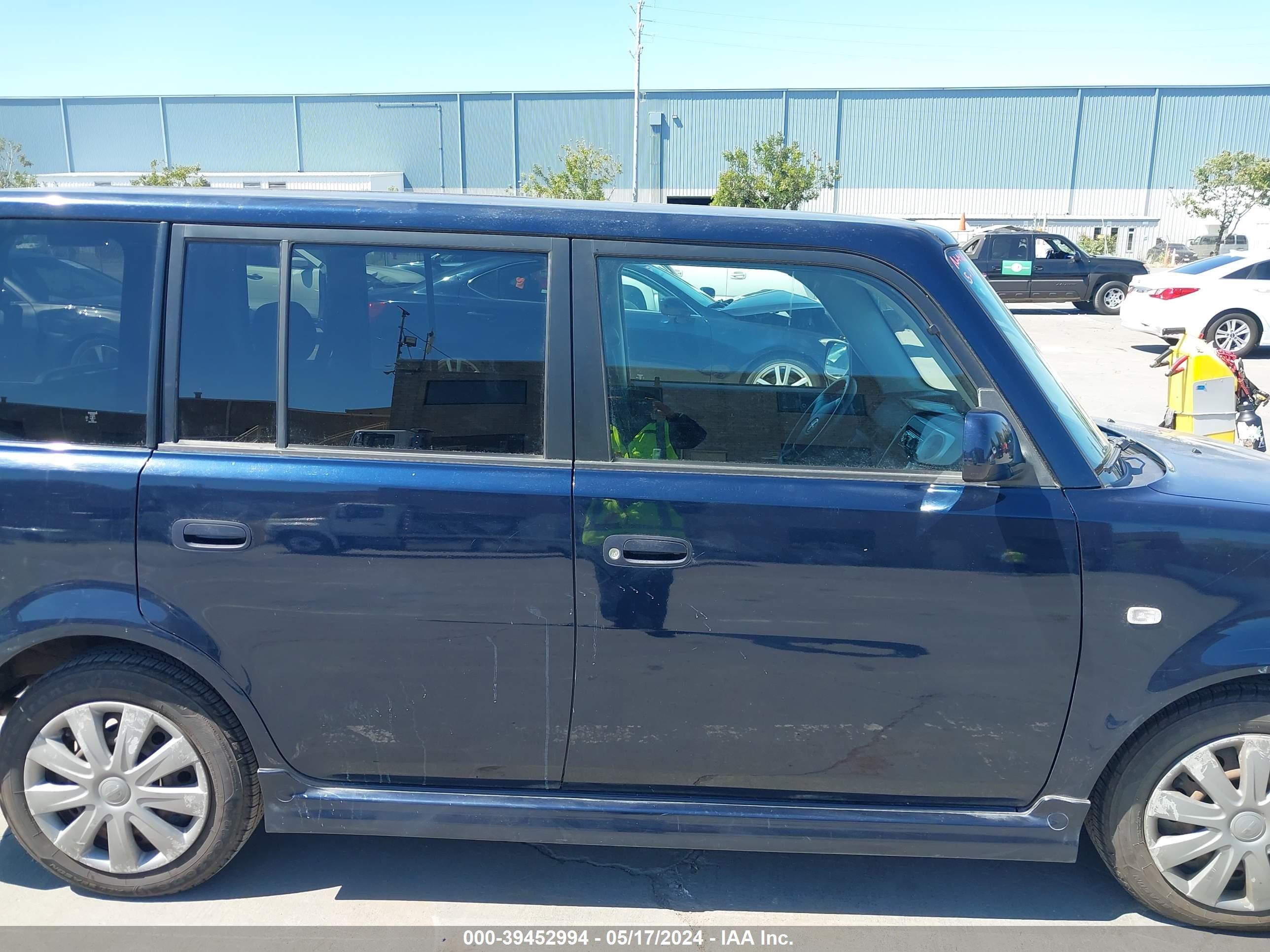 Photo 13 VIN: JTLKT324650202046 - SCION XB 