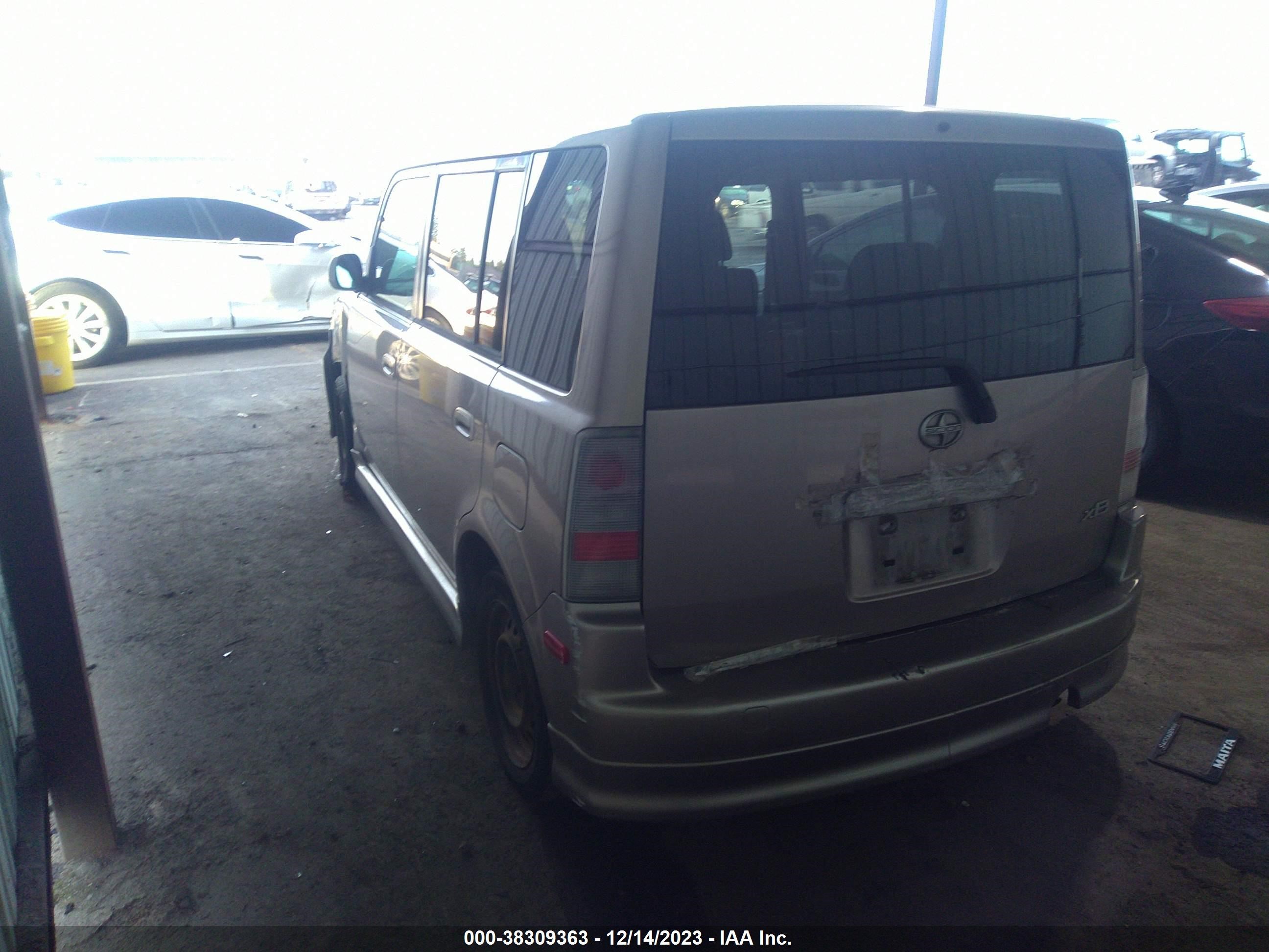 Photo 2 VIN: JTLKT324650210390 - SCION XB 