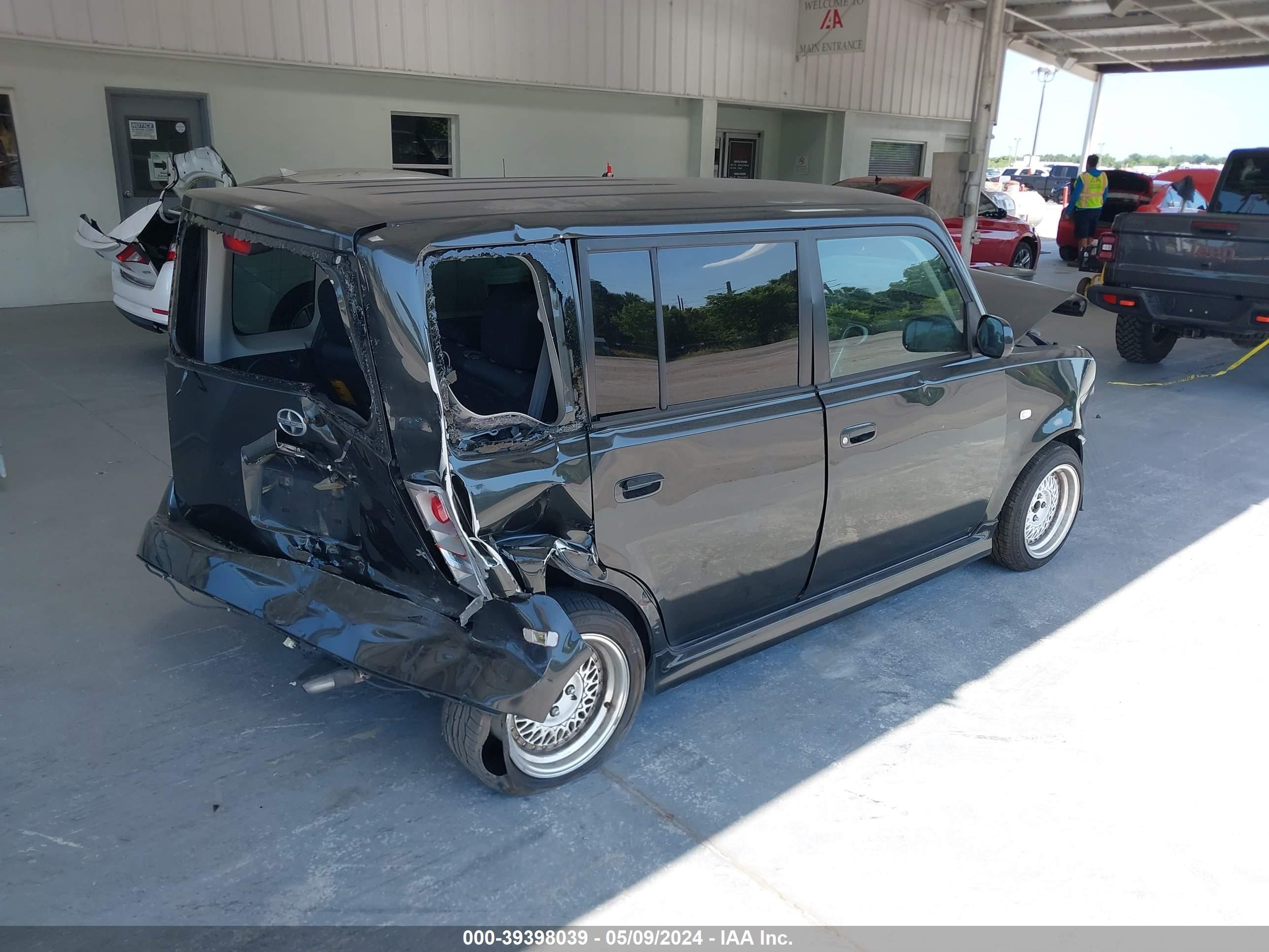 Photo 3 VIN: JTLKT324664065751 - SCION XB 