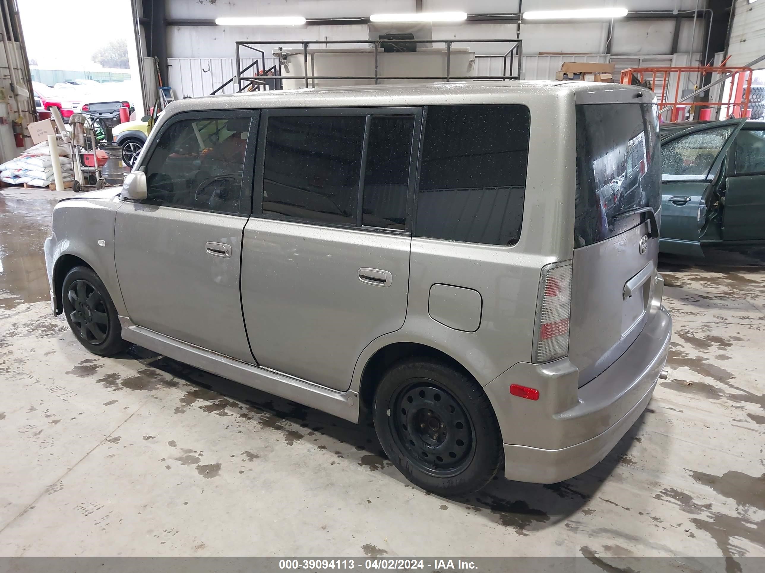 Photo 2 VIN: JTLKT324664086129 - SCION XB 