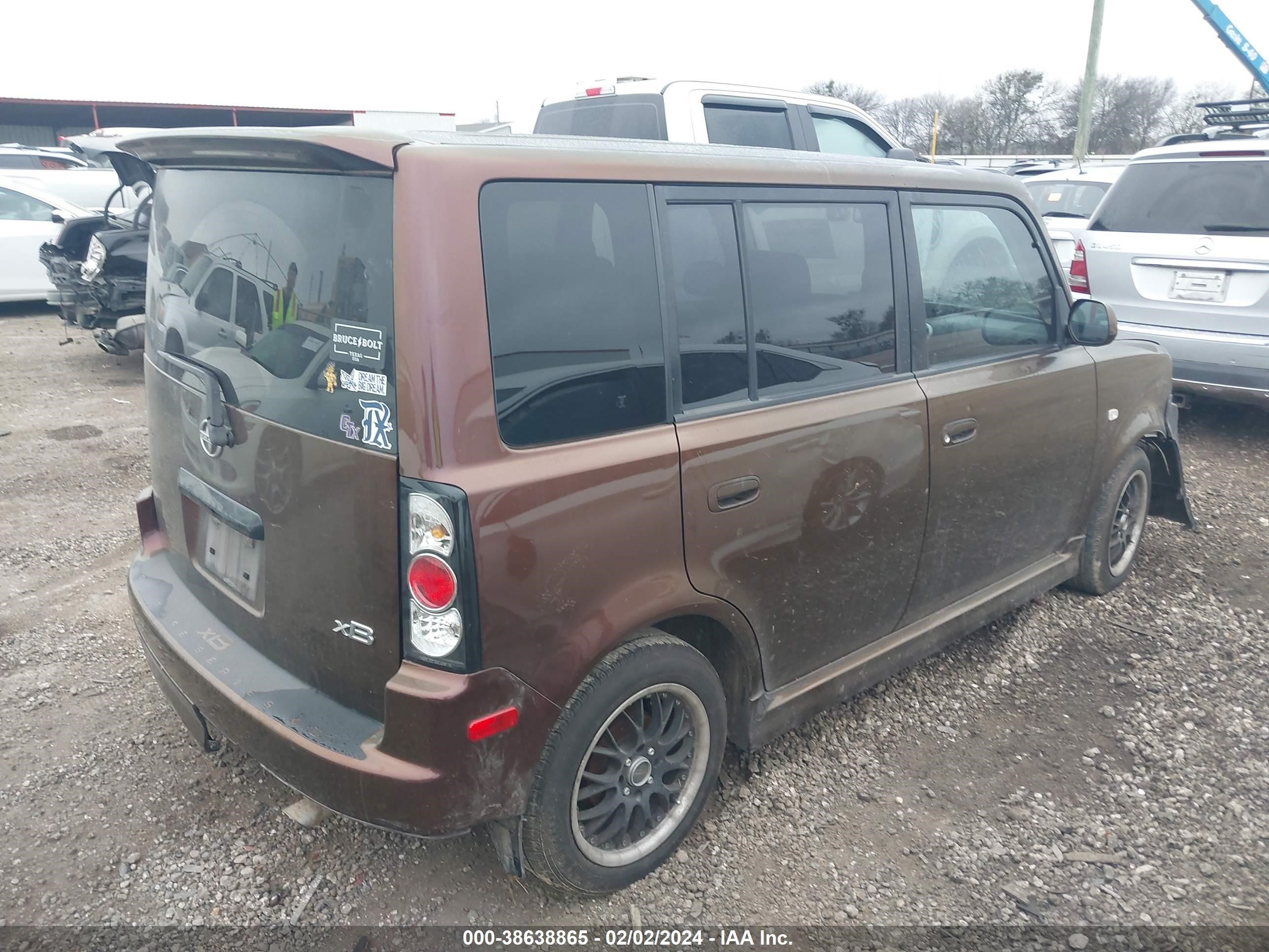 Photo 3 VIN: JTLKT324664124572 - SCION XB 