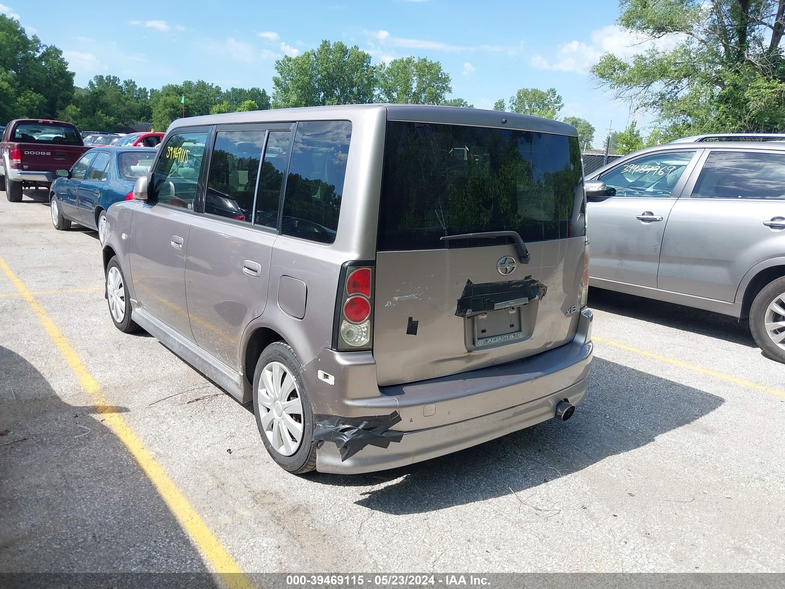 Photo 2 VIN: JTLKT324750178551 - SCION XB 