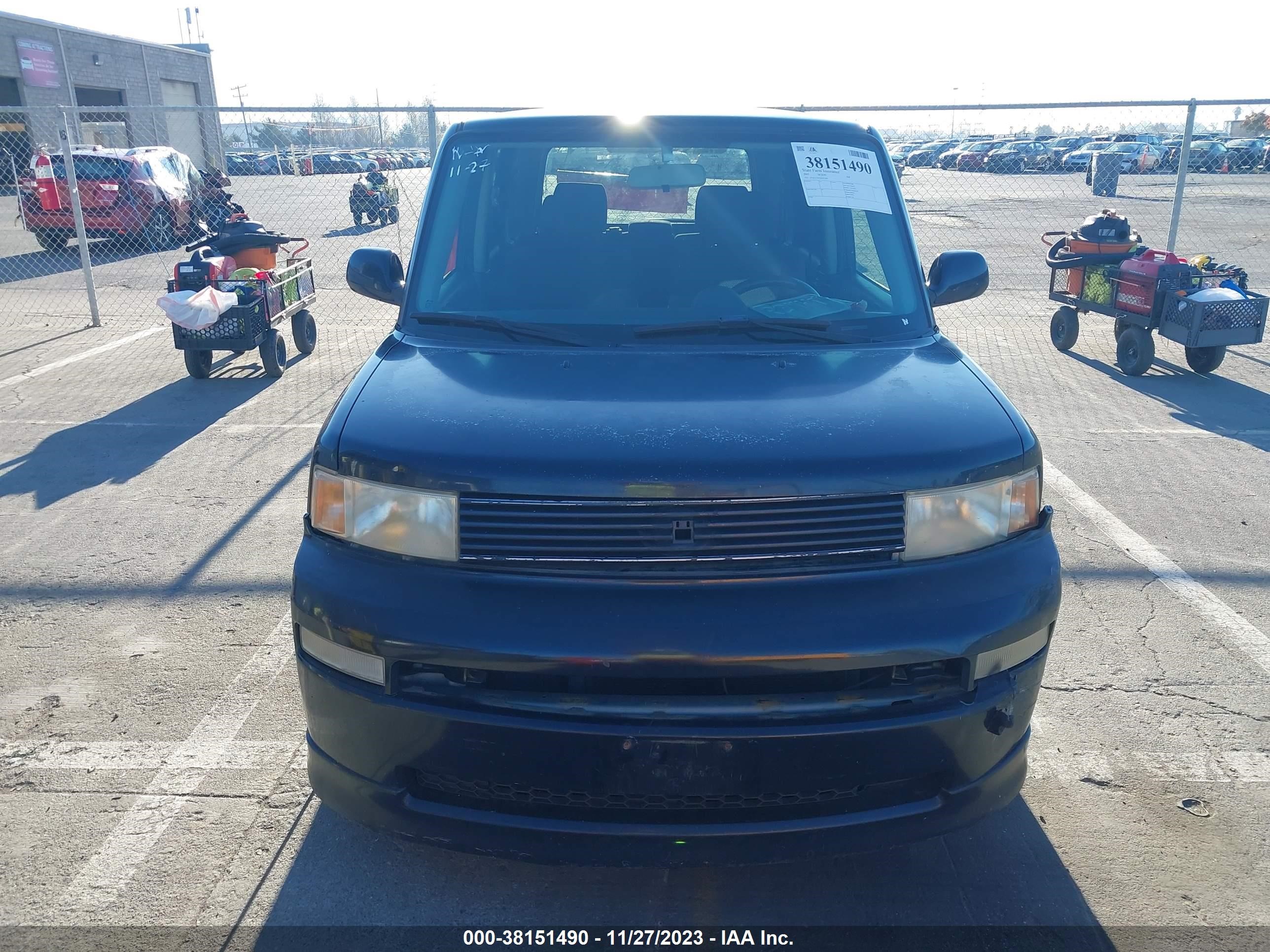 Photo 11 VIN: JTLKT324750181269 - SCION XB 