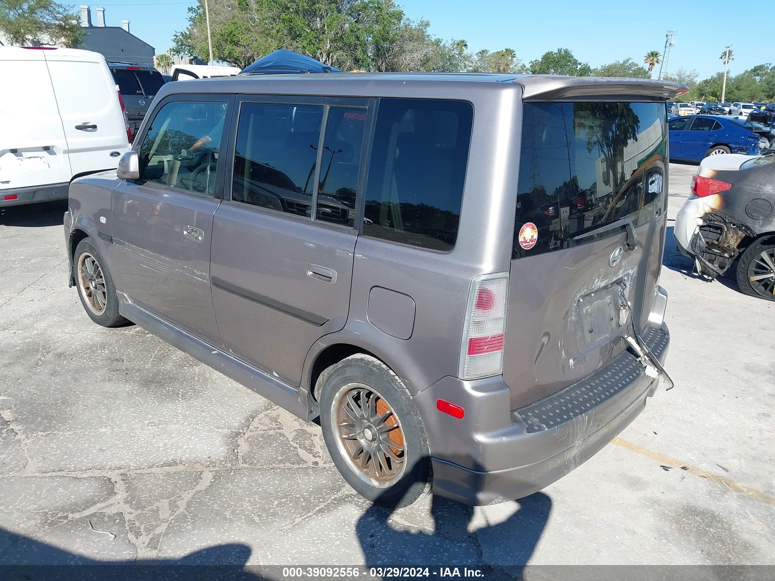 Photo 2 VIN: JTLKT324750211015 - SCION XB 