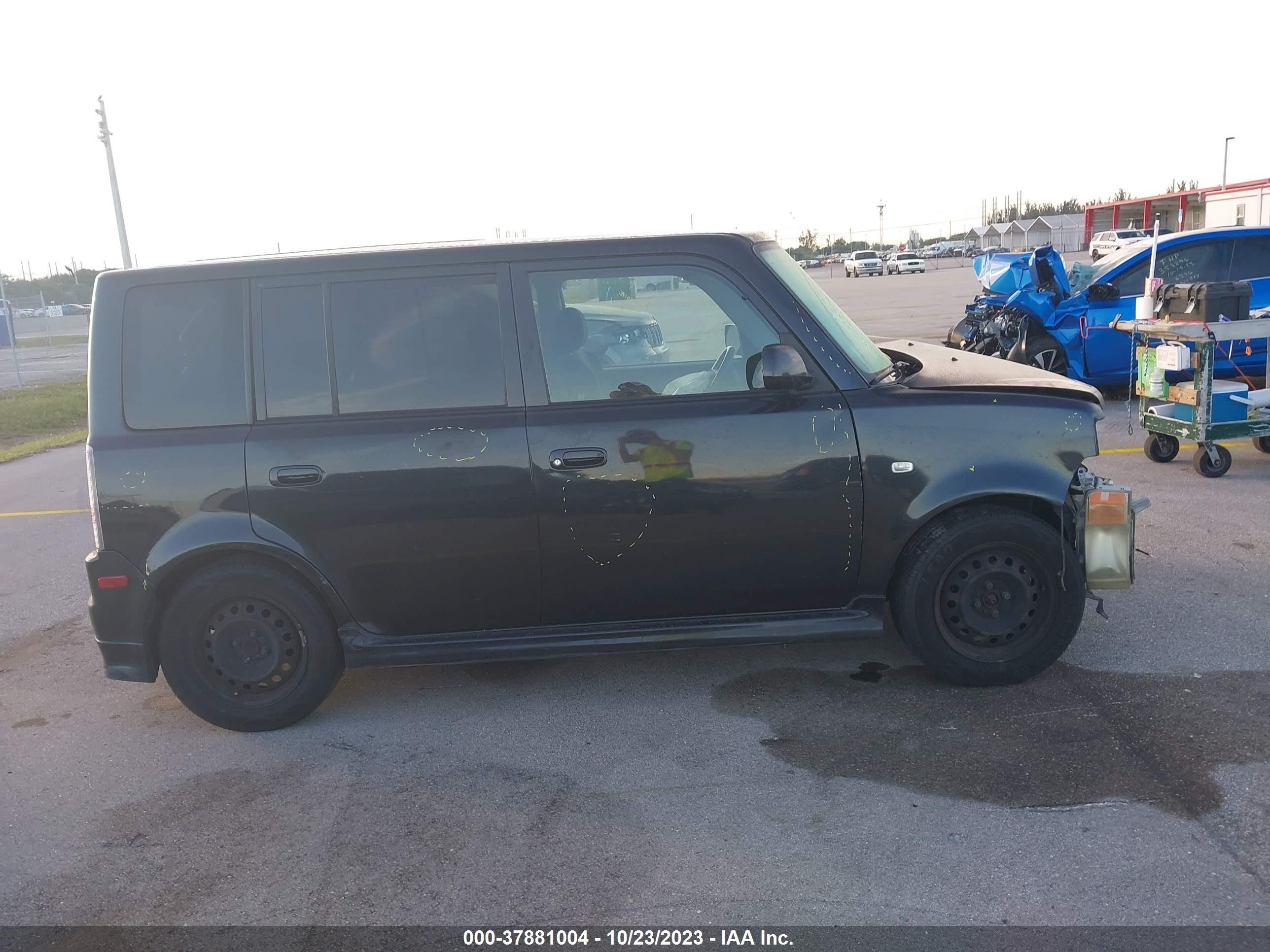 Photo 12 VIN: JTLKT324764093526 - SCION XB 