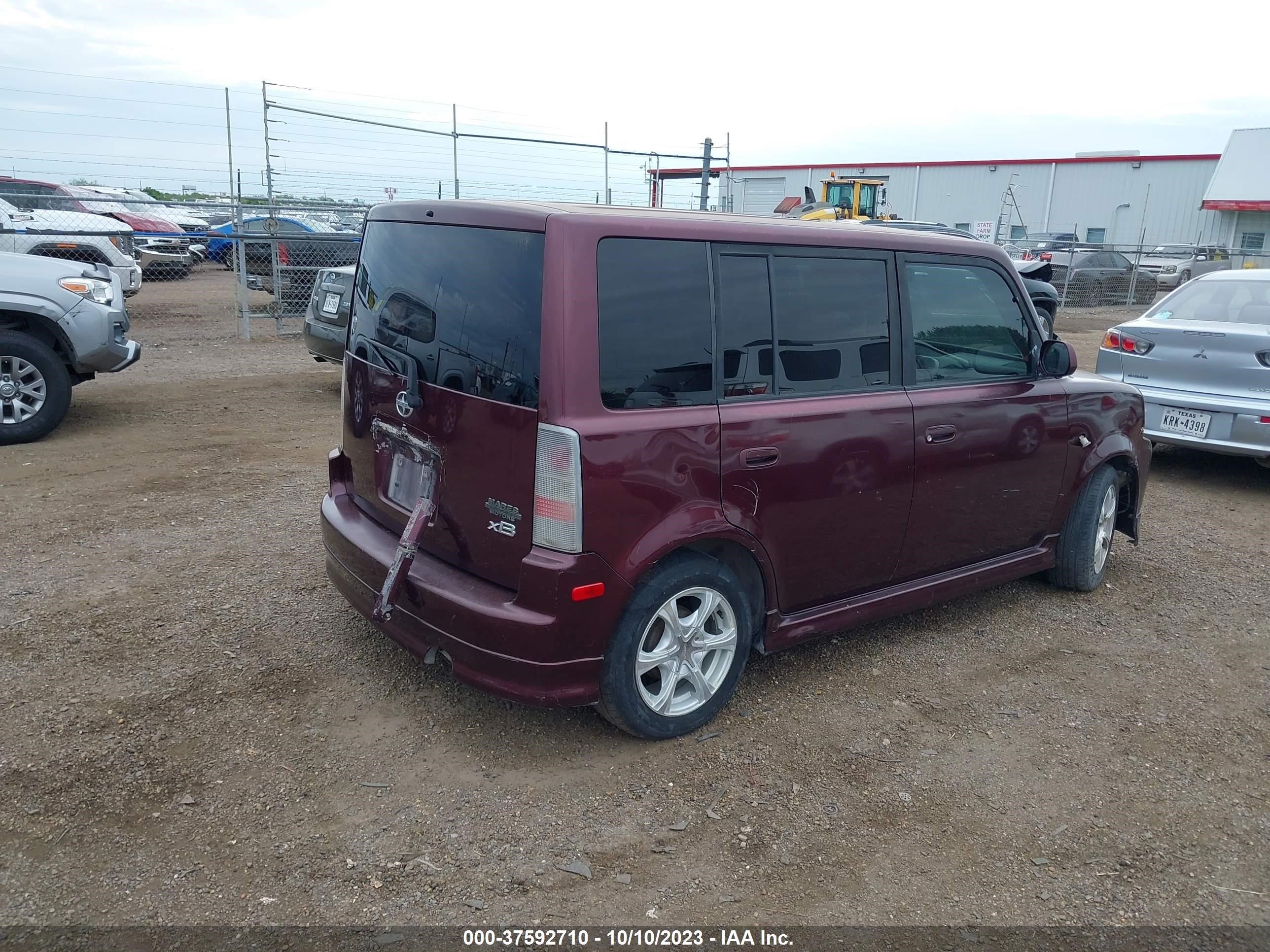 Photo 3 VIN: JTLKT324840146836 - SCION XB 