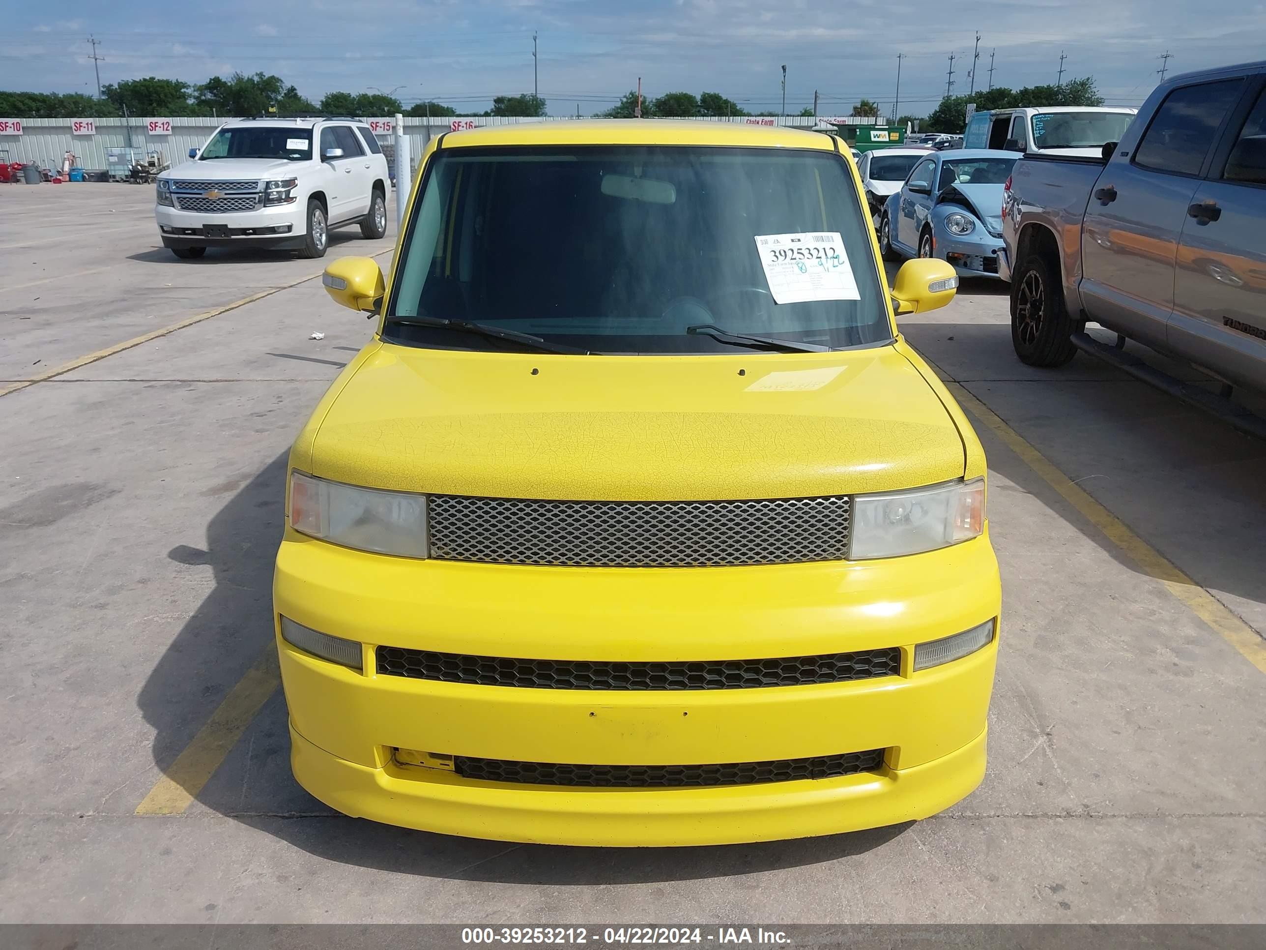 Photo 11 VIN: JTLKT324854015626 - SCION XB 