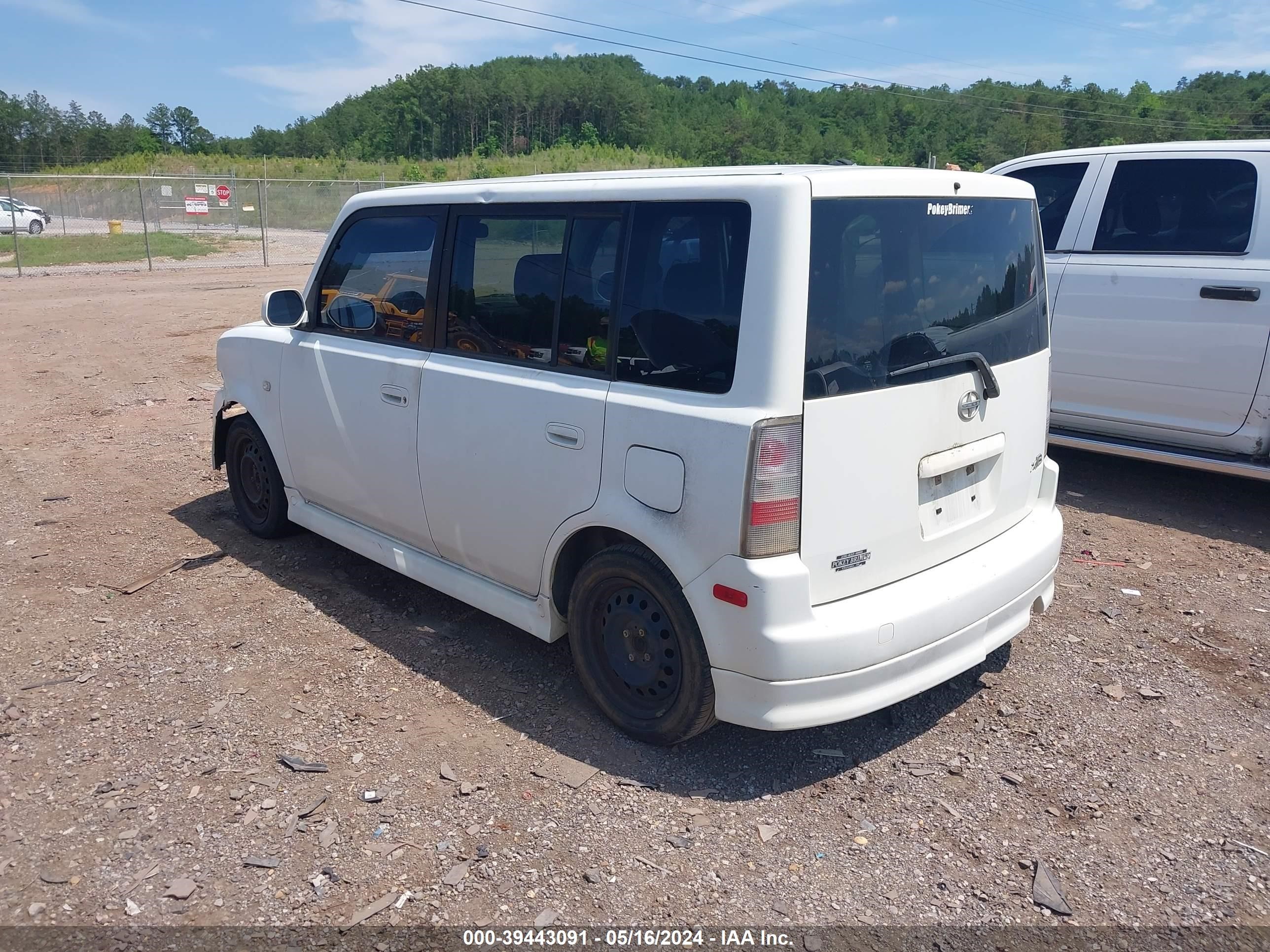 Photo 2 VIN: JTLKT324864033304 - SCION XB 