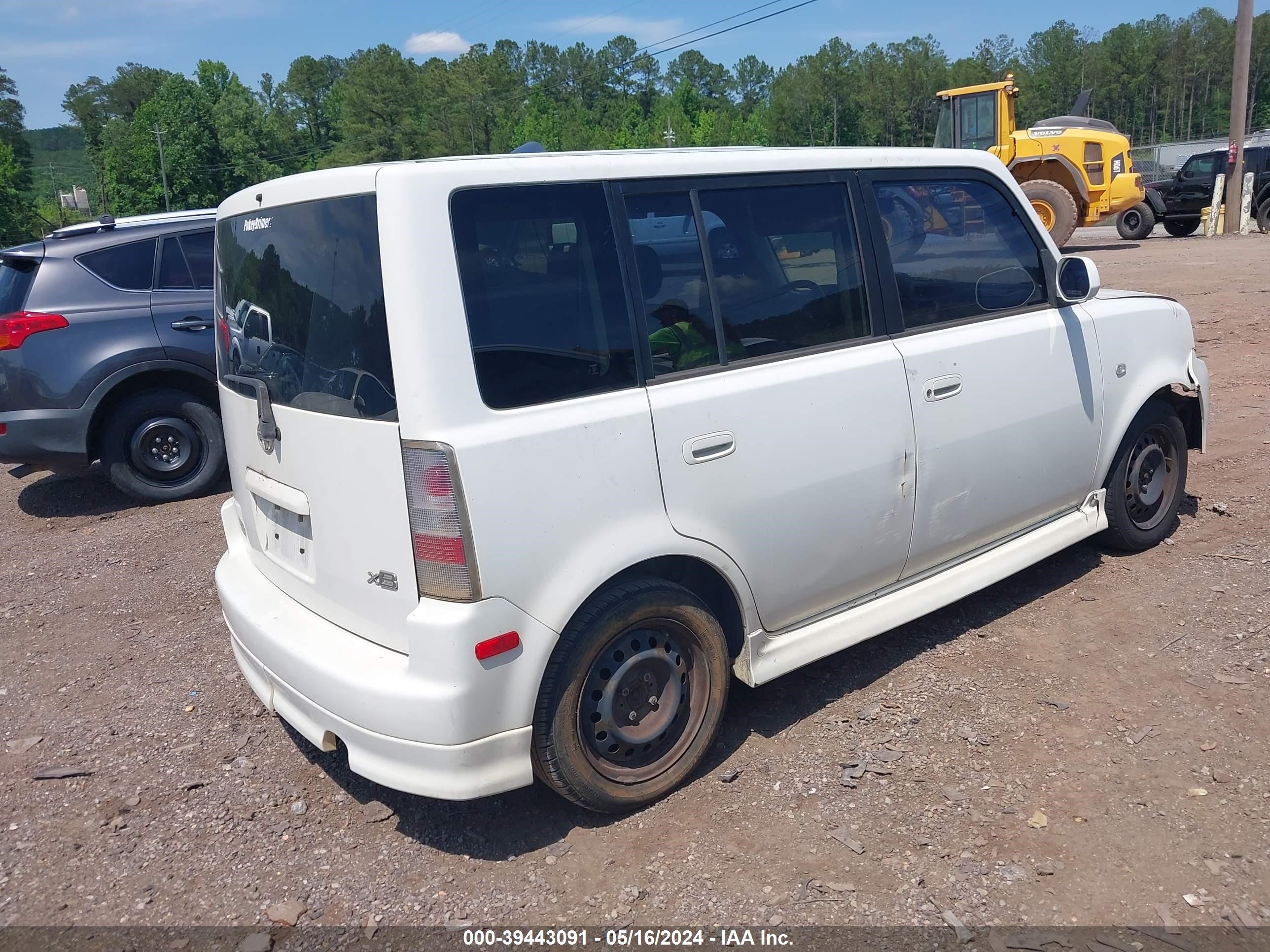 Photo 3 VIN: JTLKT324864033304 - SCION XB 