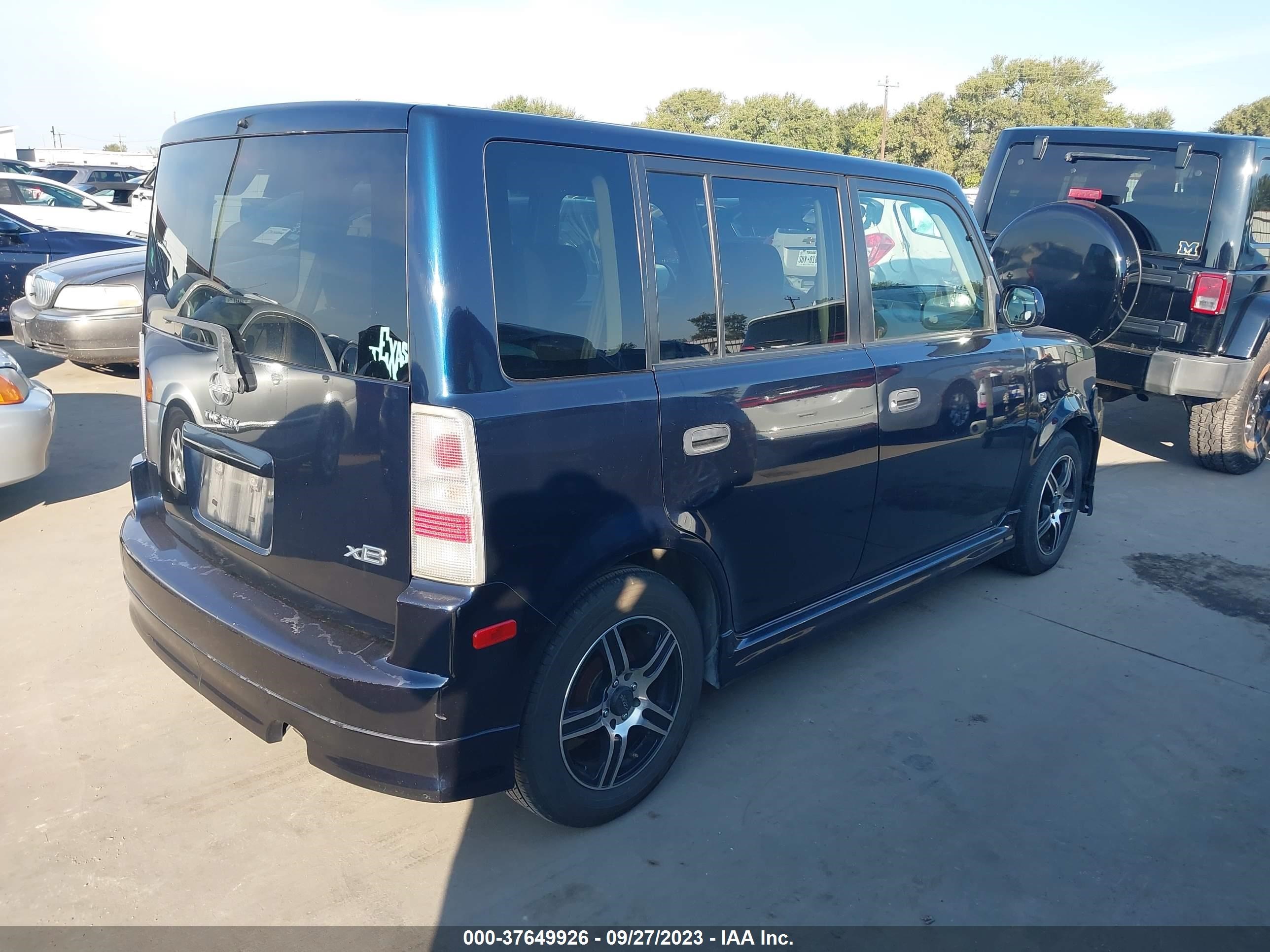 Photo 3 VIN: JTLKT324864034906 - SCION XB 