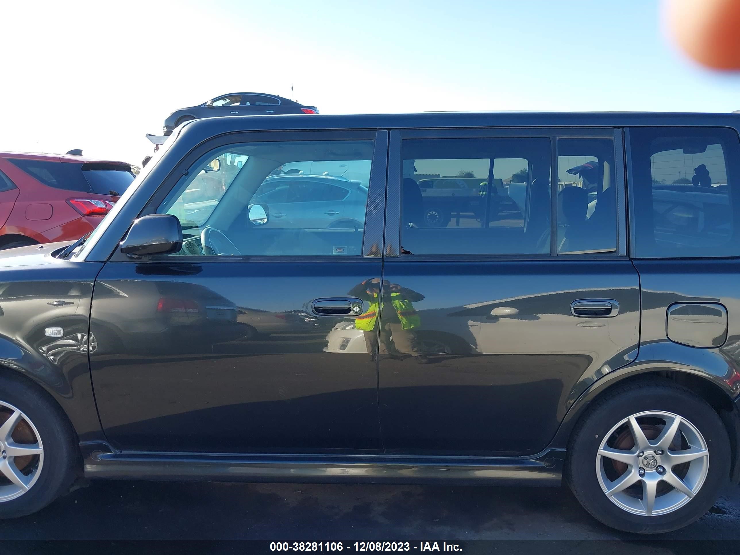 Photo 14 VIN: JTLKT324864080932 - SCION XB 