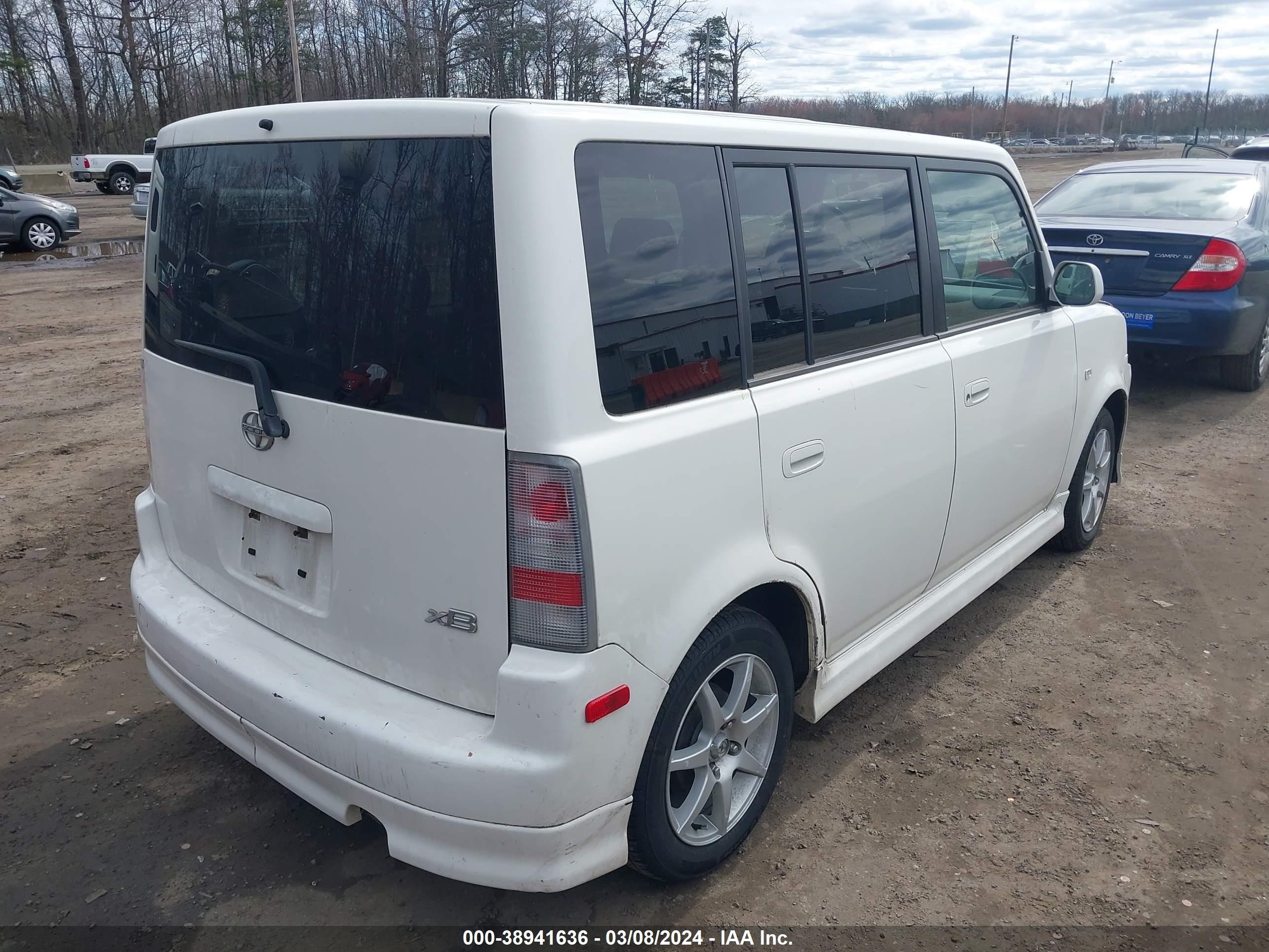 Photo 3 VIN: JTLKT324864119485 - SCION XB 