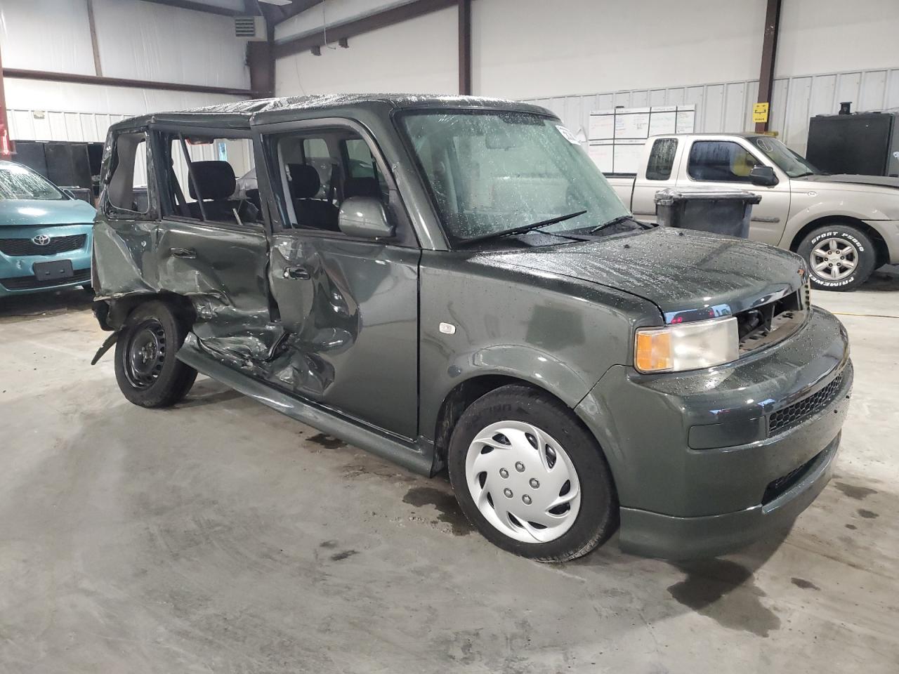 Photo 3 VIN: JTLKT324940155562 - SCION XB 