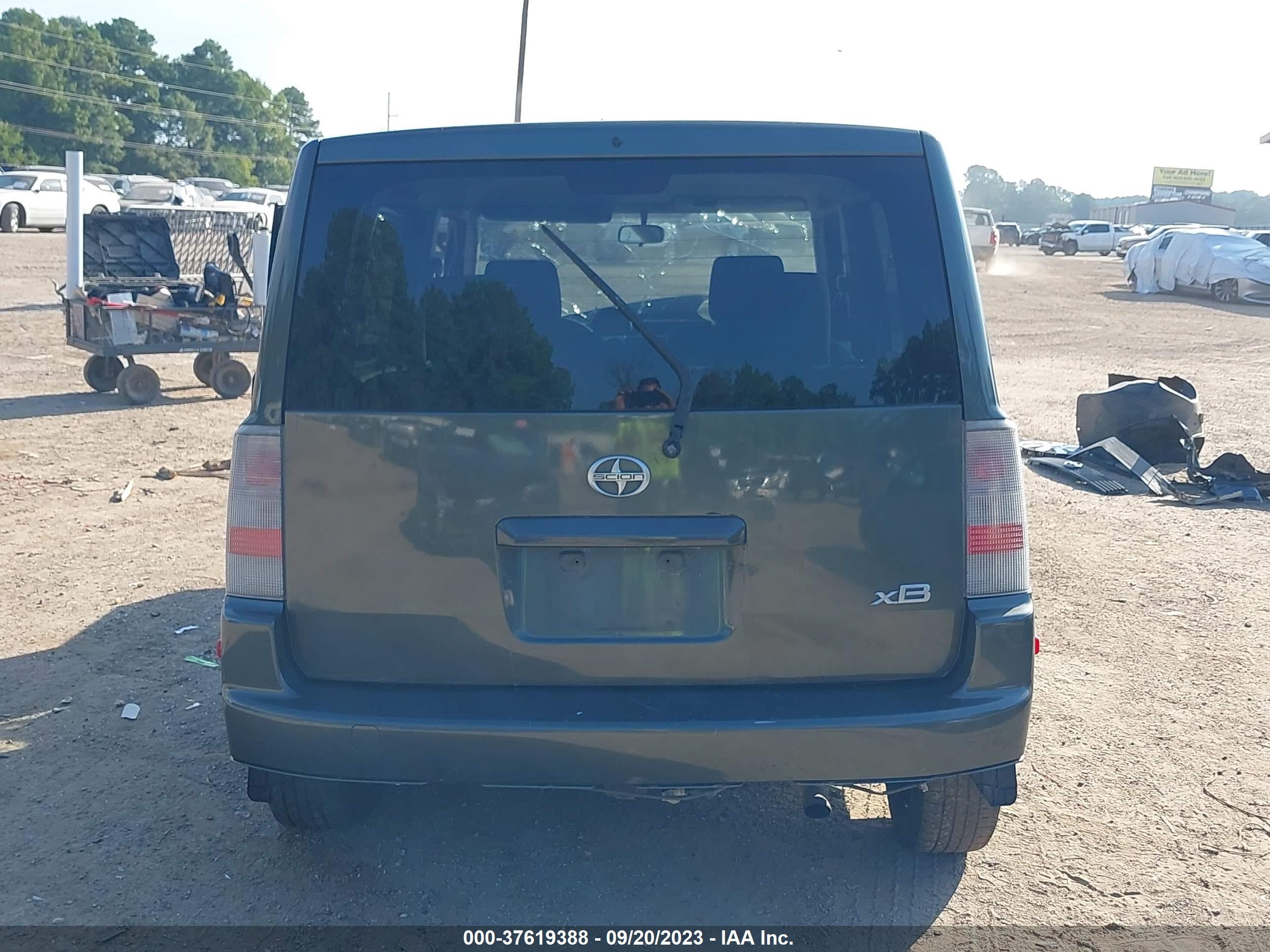 Photo 16 VIN: JTLKT324950200484 - SCION XB 