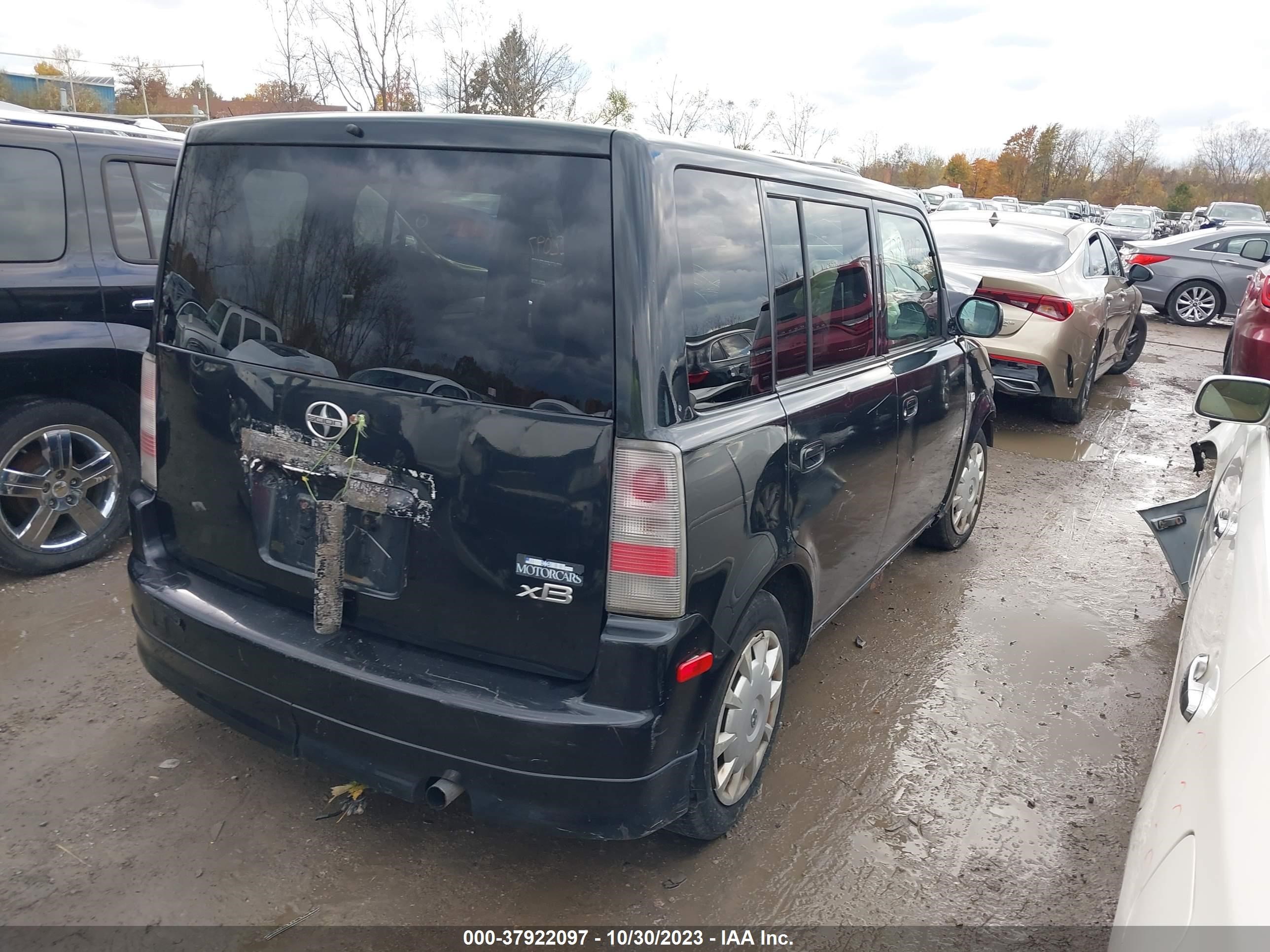 Photo 3 VIN: JTLKT324964048796 - SCION XB 